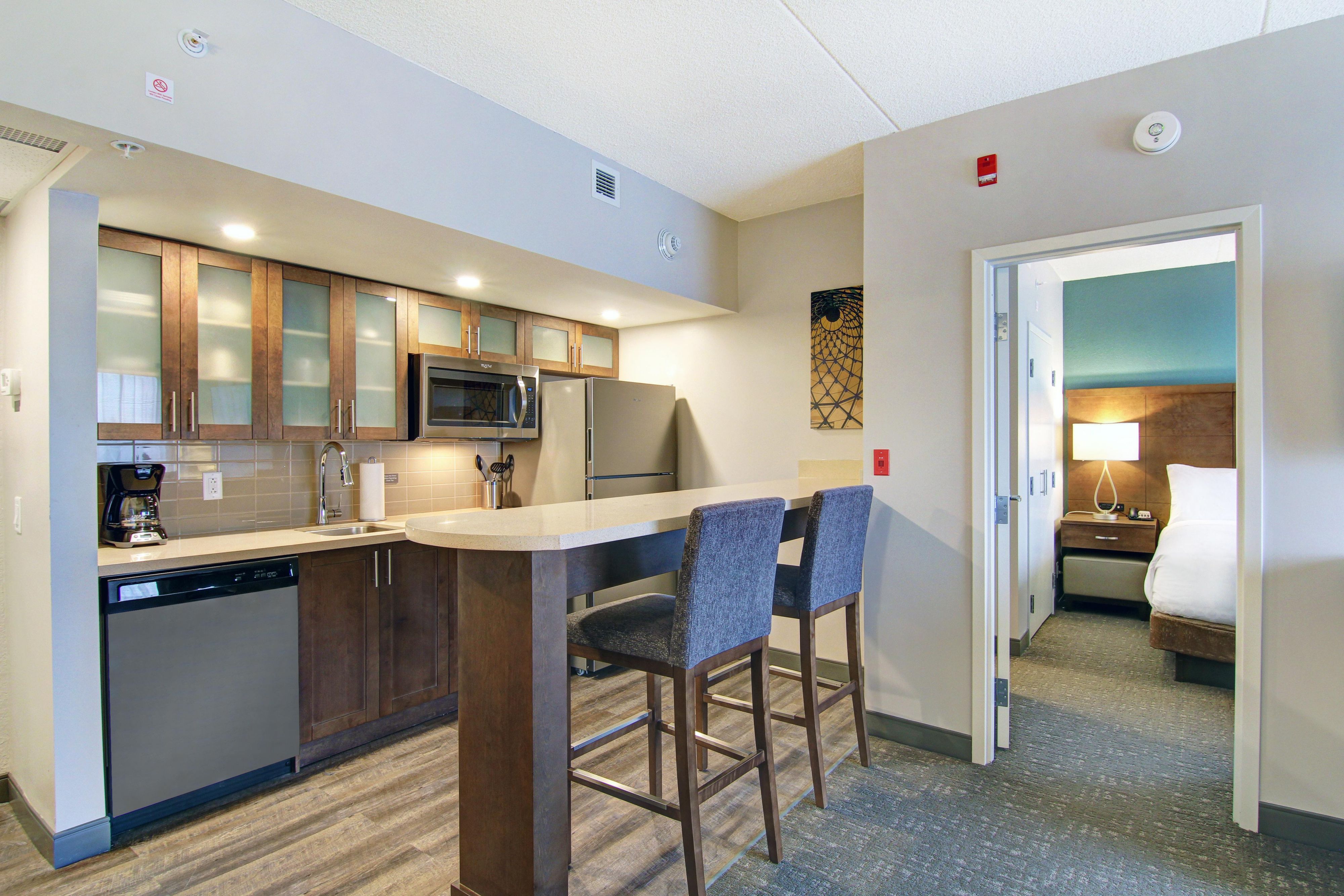 The longer you stay, the less you pay! Staybridge Suites Toronto Vaughan South offers extended stay comfort with all of our suites offering fully equipped kitchens, spacious bathrooms, comfortable plush bedding, and additional living room space. Contact us today to inquire about our extended stay rates. Arrive a stranger, leave as family.