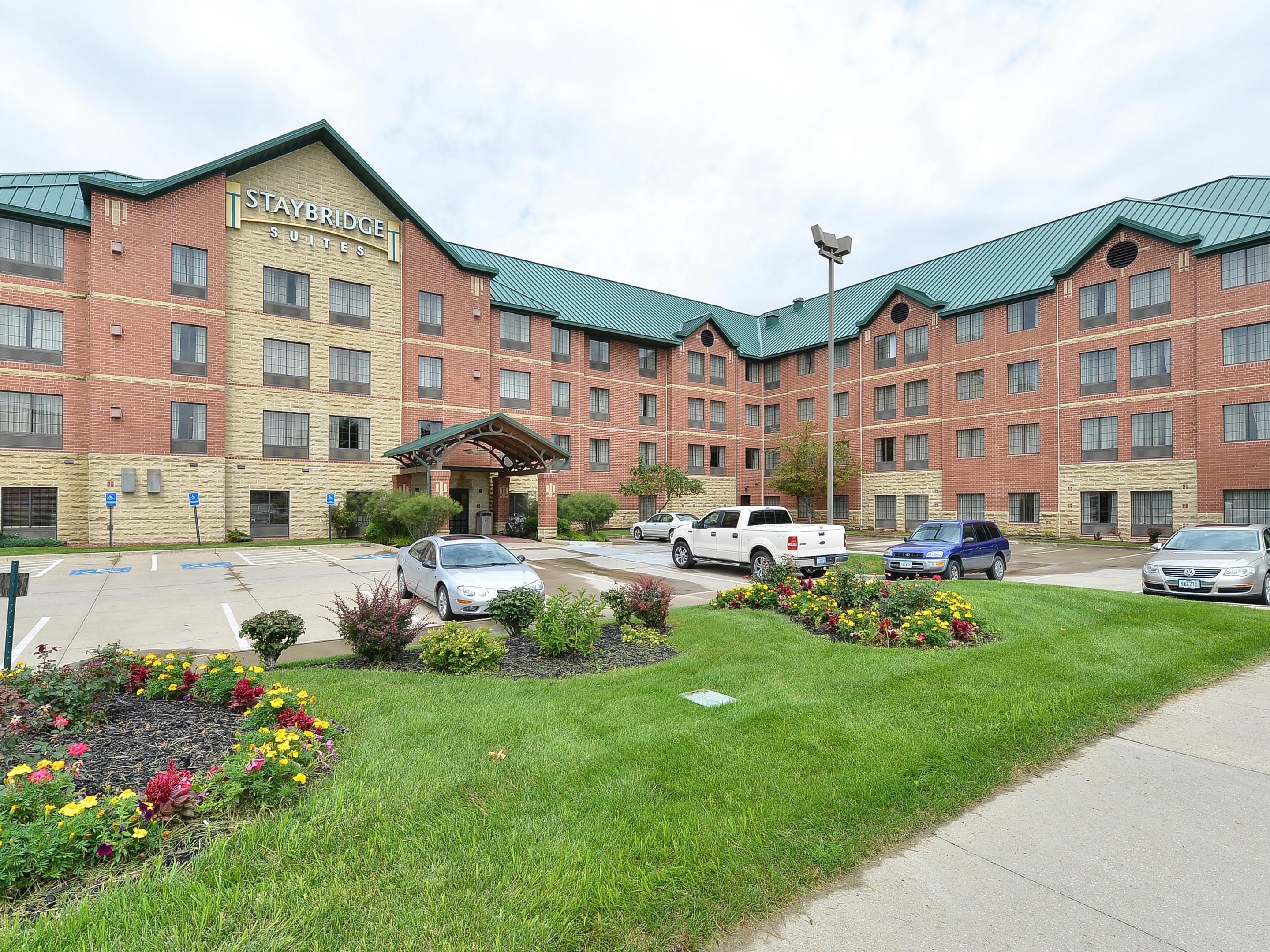 Des Moines Pet Friendly Hotels Staybridge Suites West Des Moines