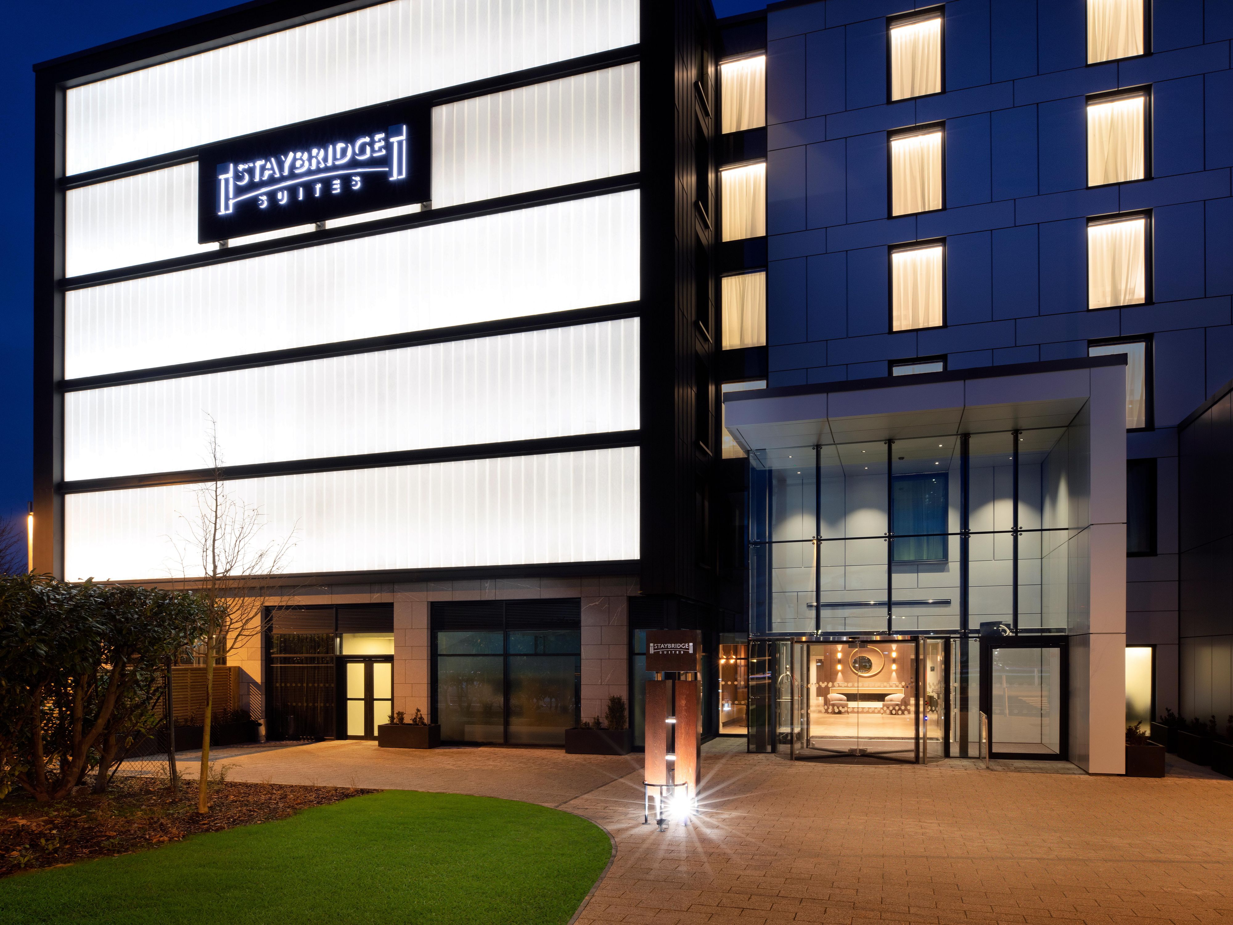 London Heathrow Airport Hotels Staybridge Suites London Heathrow   Staybridge Suites West Drayton 6226187909 4x3