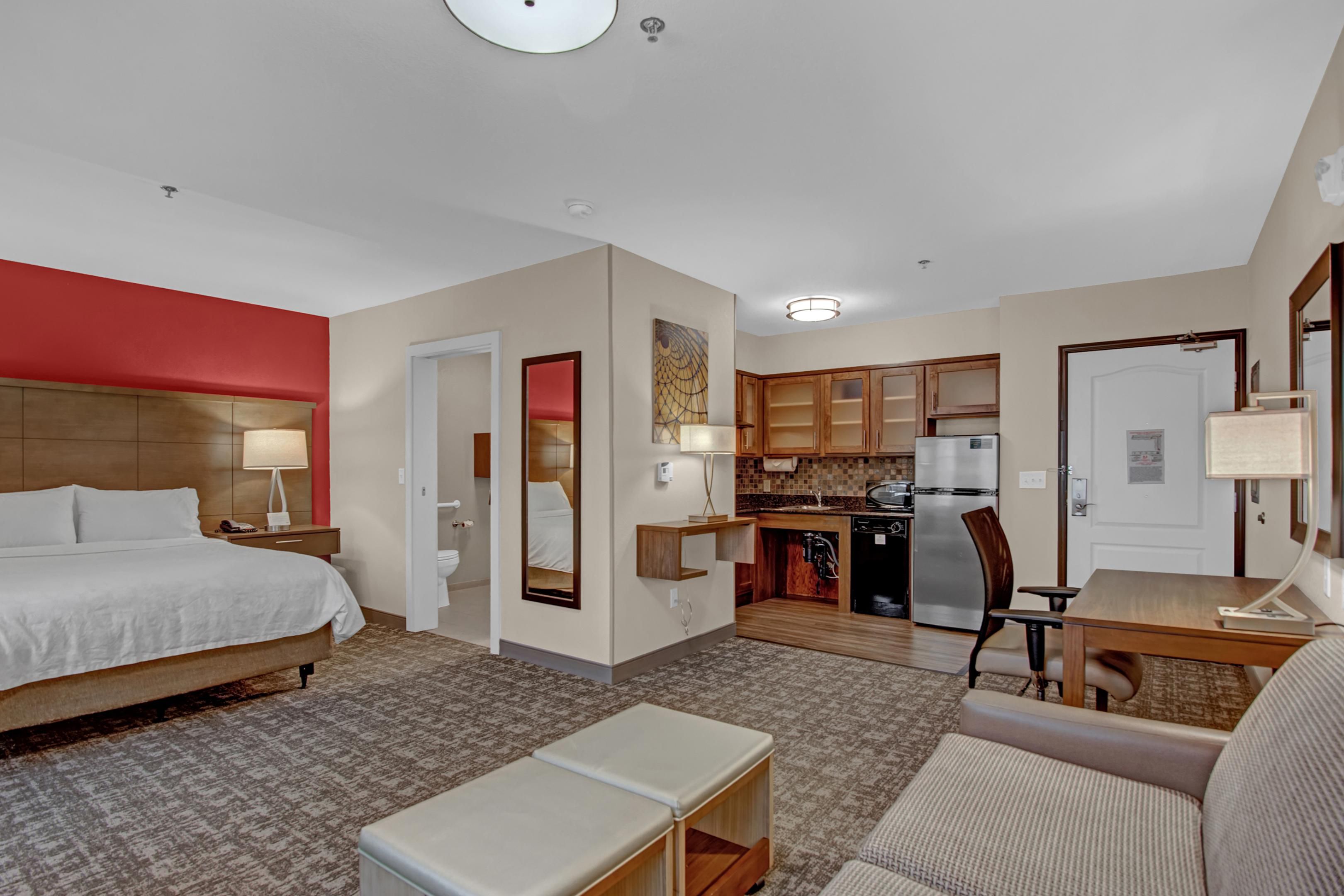 Whether you are staying for a short trip or an extended stay, our spacious suites are designed so you can flex from productivity to relaxation. Spread out in our All Suite Hotel, featuring fully equipped kitchens, large work spaces, and comfortable living space with large, flat screen TV and sleeper sofa.