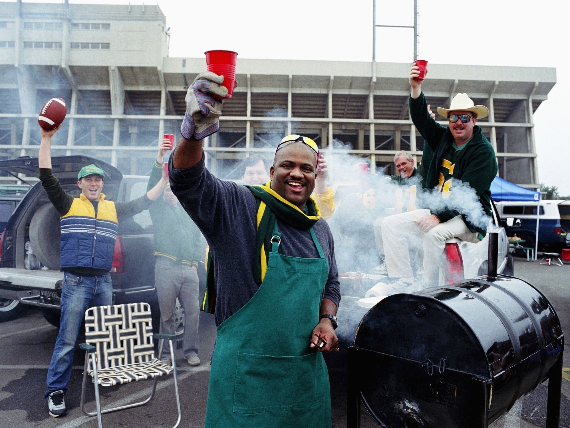 fans tailgating