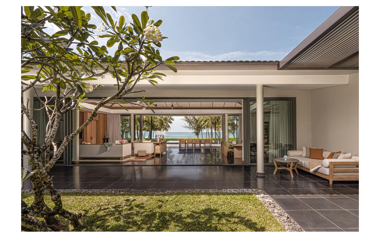 Three Beadroom Beach Pool Villa