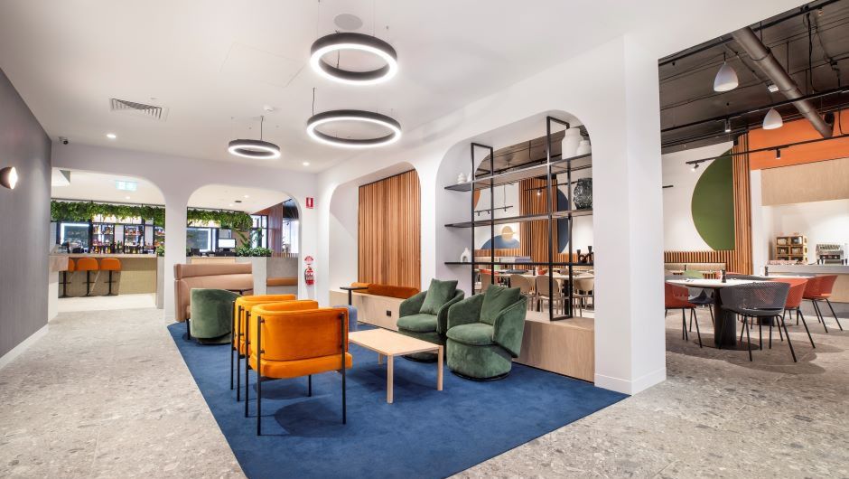 Holiday Inn Dandenong lobby