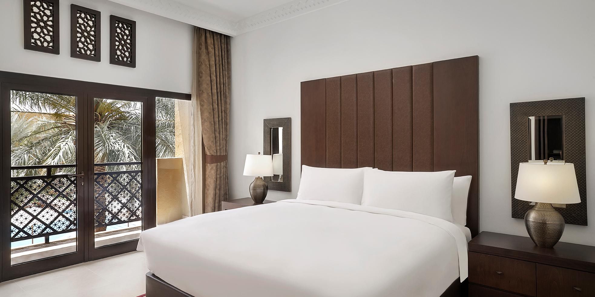Liwa suite king bed