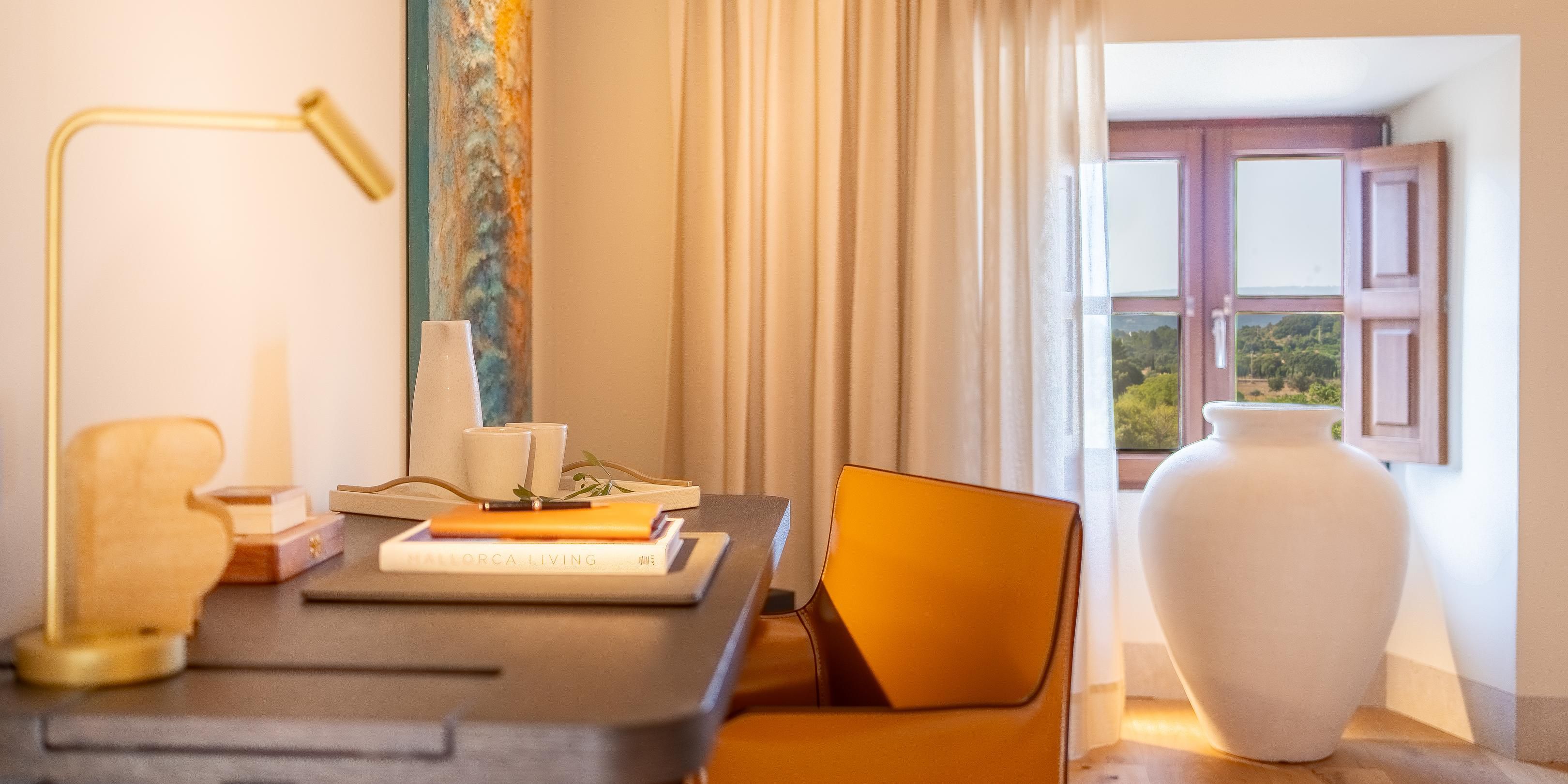 Finca Banyols, Vignette Collection Premium room desk