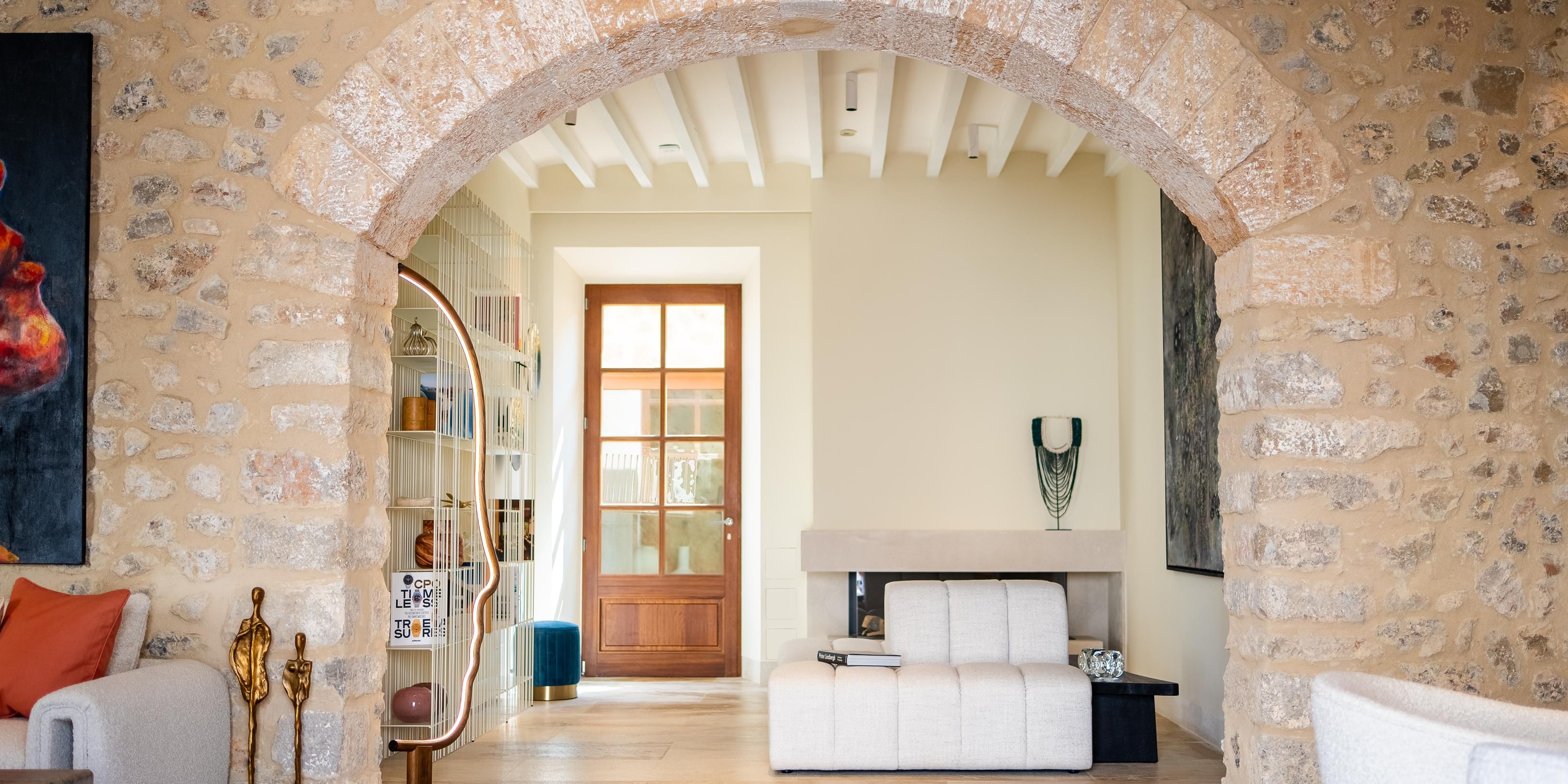 We support Projecte Home Balears we work to prevent, and treat the problems generated by addictions in Balearic society, through therapeutic programs.