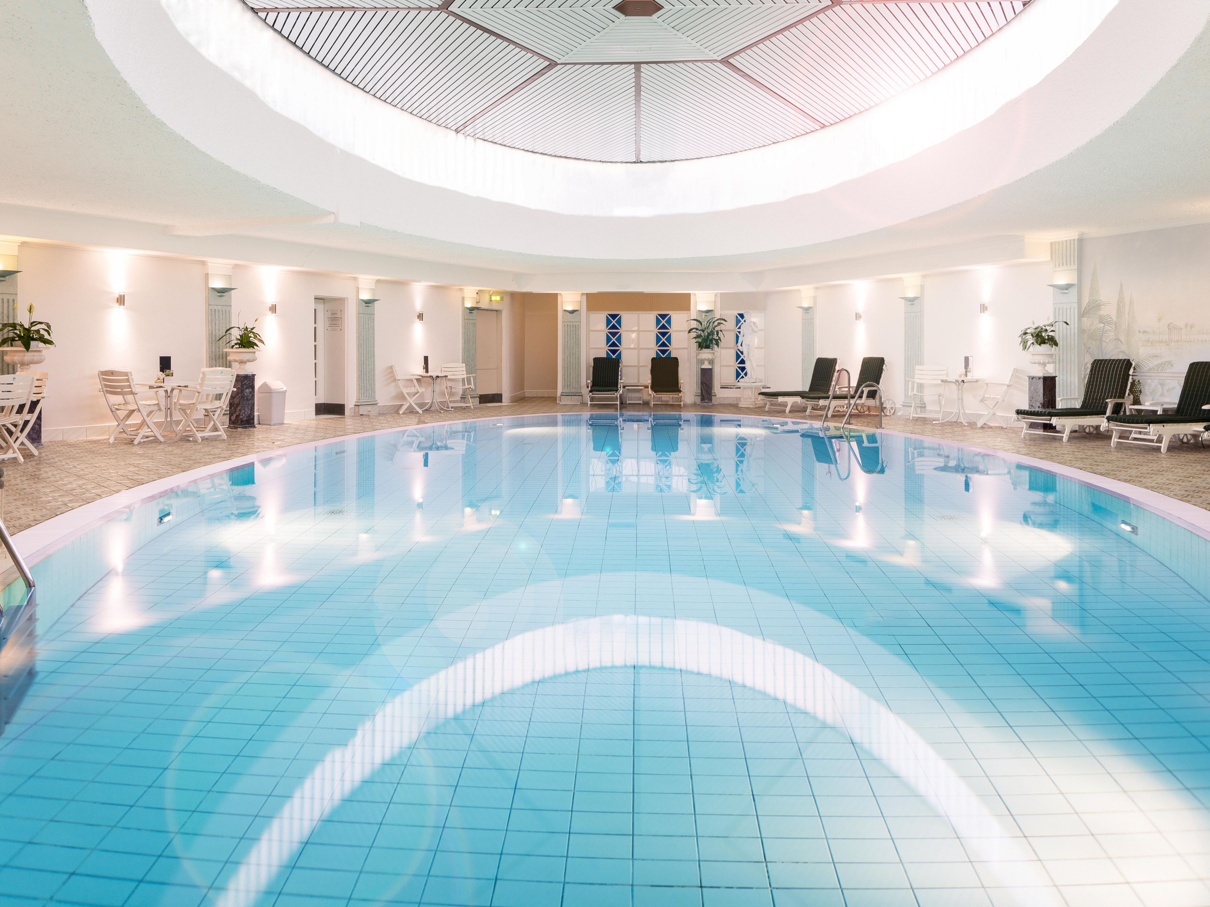 Experience modern comfort at Hotel Bristol Berlin. From our indoor pool and spa to our urban Bristol Lounge & Eatery, we offer thoughtful amenities designed to enhance your stay. Enjoy complimentary Wi-Fi, room service, modern Business Centres, and more for a seamless experience.