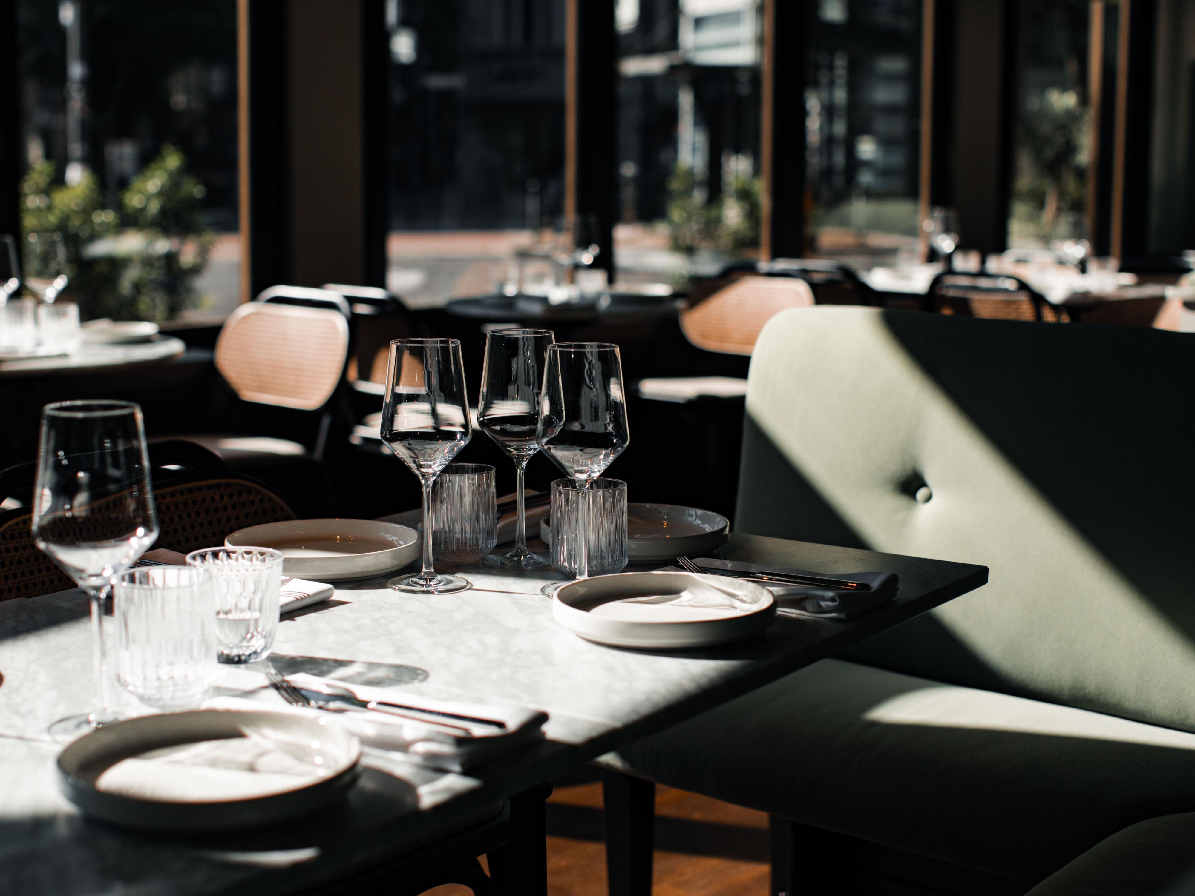 Delight in a culinary journey at Hotel Bristol Berlin. Whether it’s a gourmet meal at the Italian restaurant La Residenza, or afternoon high tea in our Pop-Up Bristol Lounge & Eatery, our offerings promise to satisfy every palate.