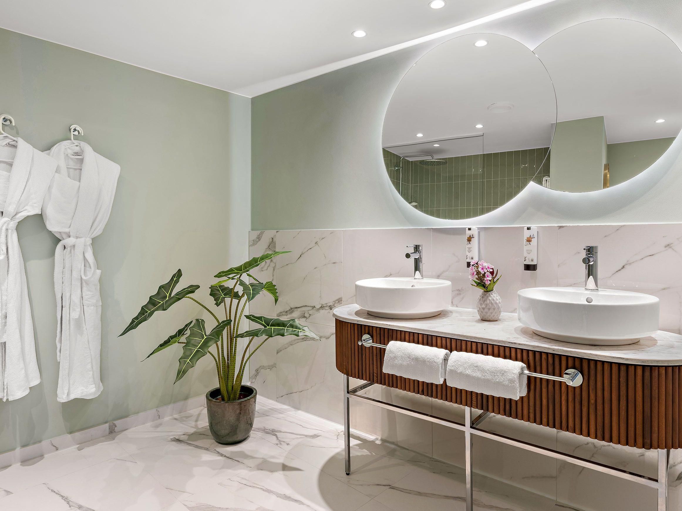 Luxury bathroom at Bristol Berlin, Vignette Collection