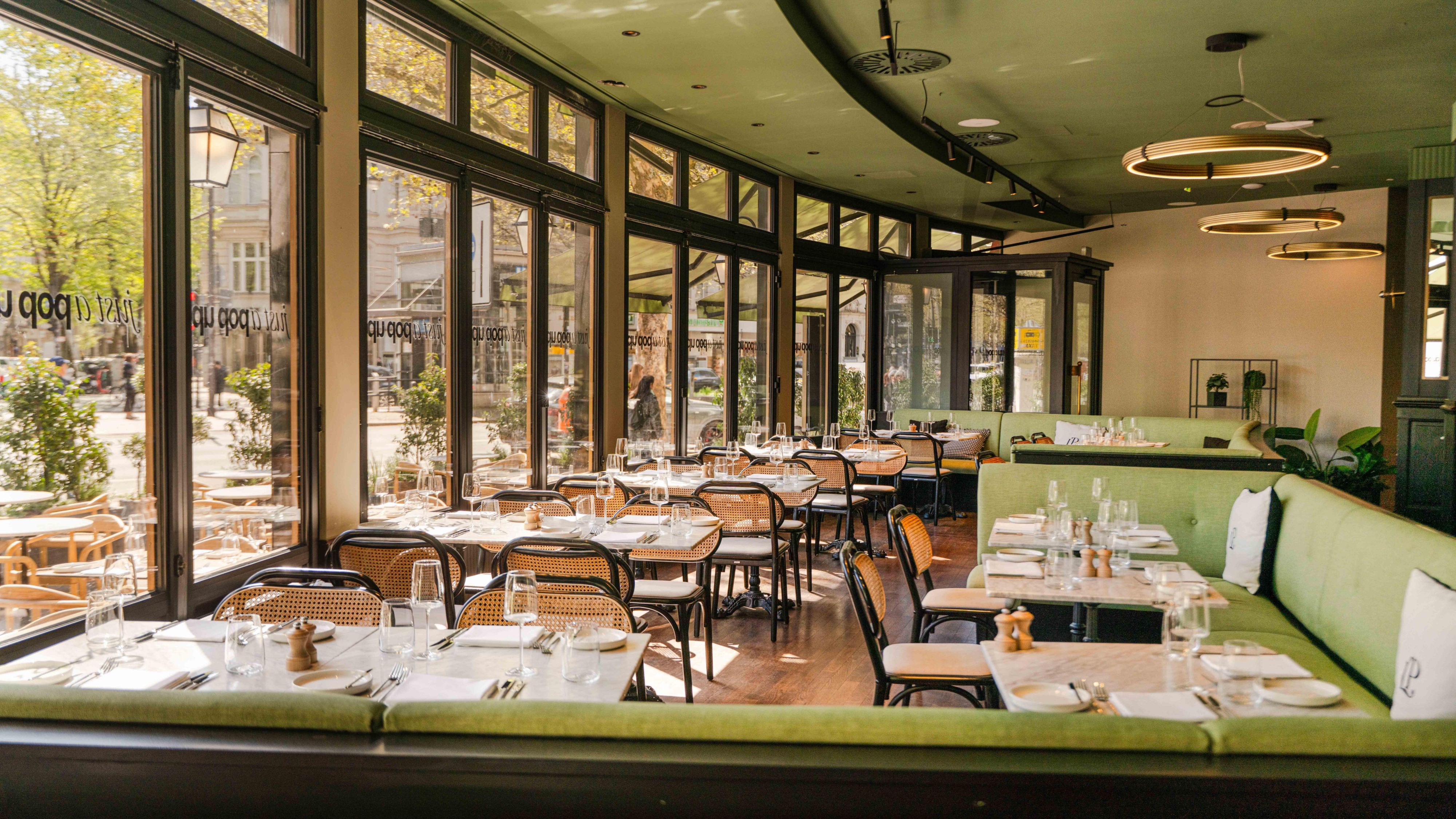 Restaurant just a pop up at Bristol Berlin, Vignette Collection