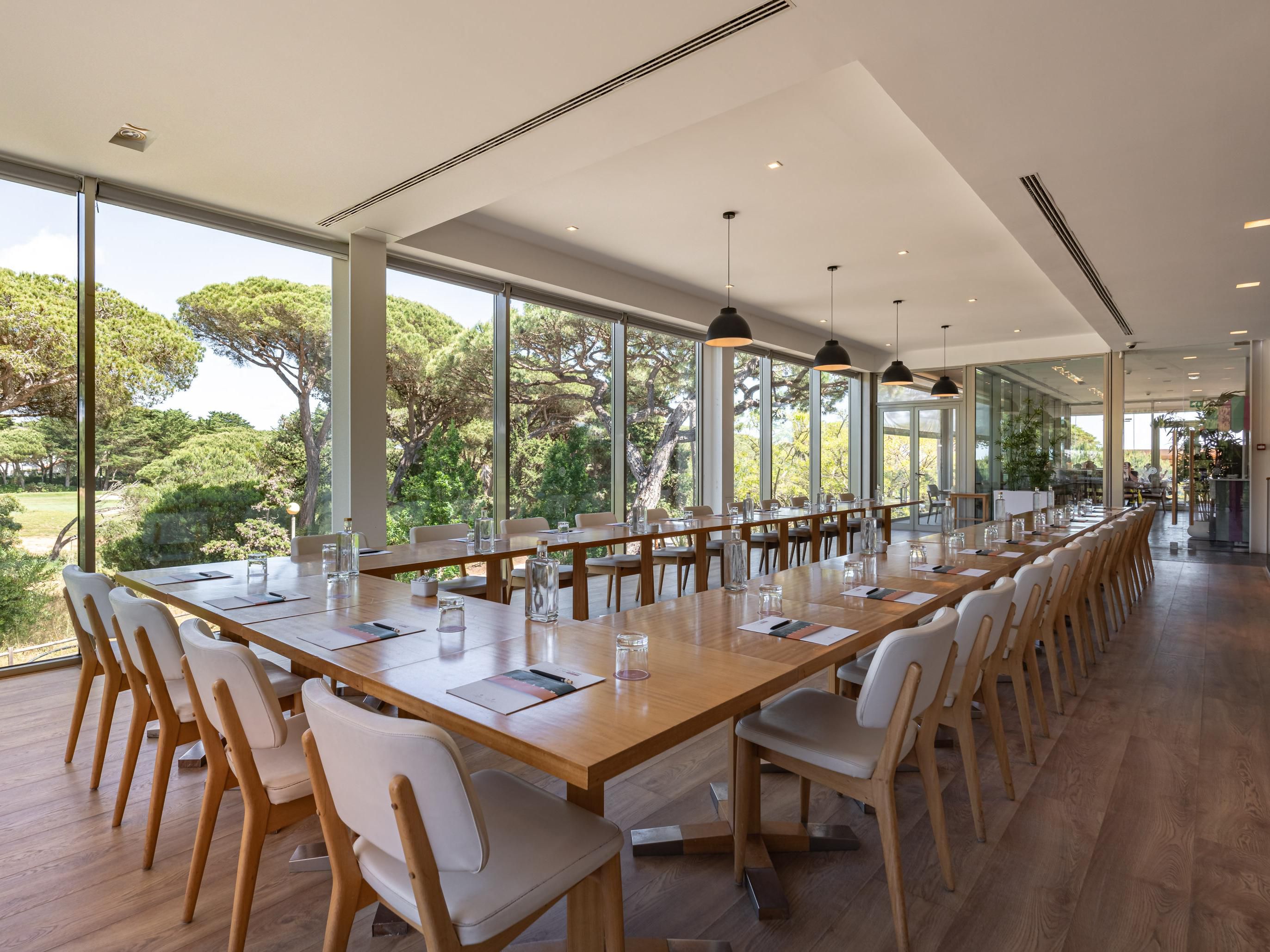 10 conference rooms, 7 of which have natural light,