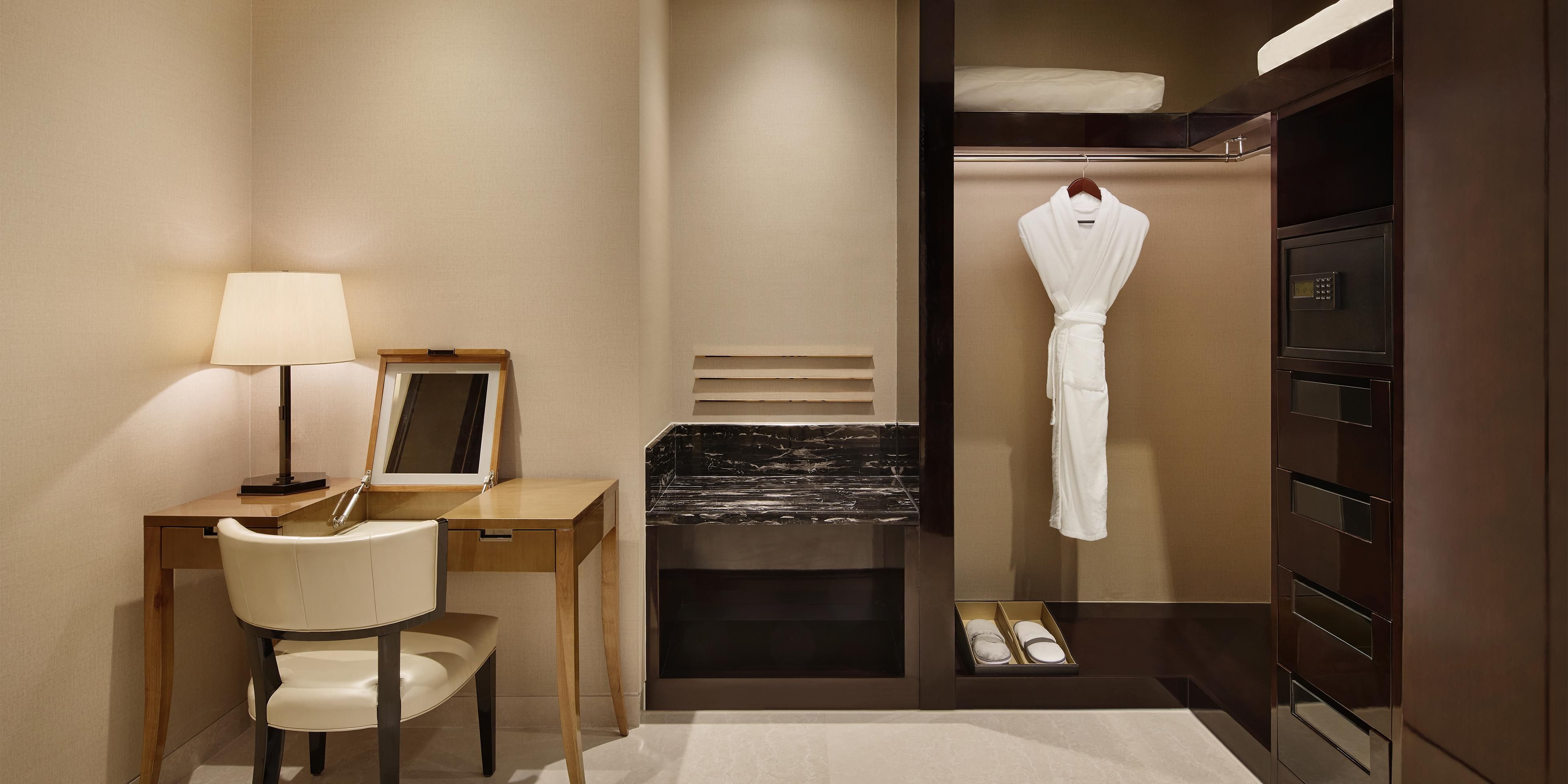 Walk-in Closet