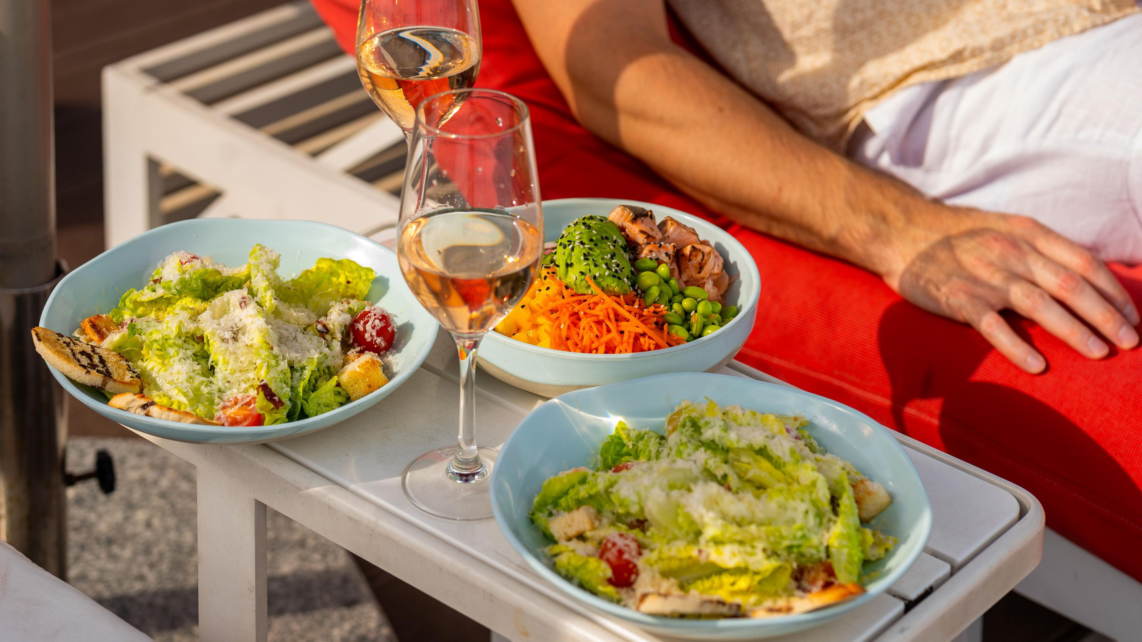 An alluring energy that pules through our buzzing Beach Club