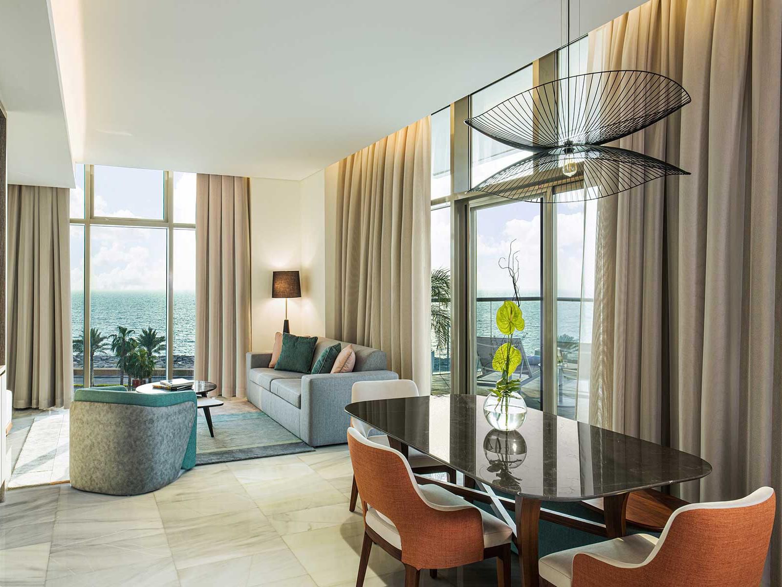 Enjoy the best of both worlds: space and style.