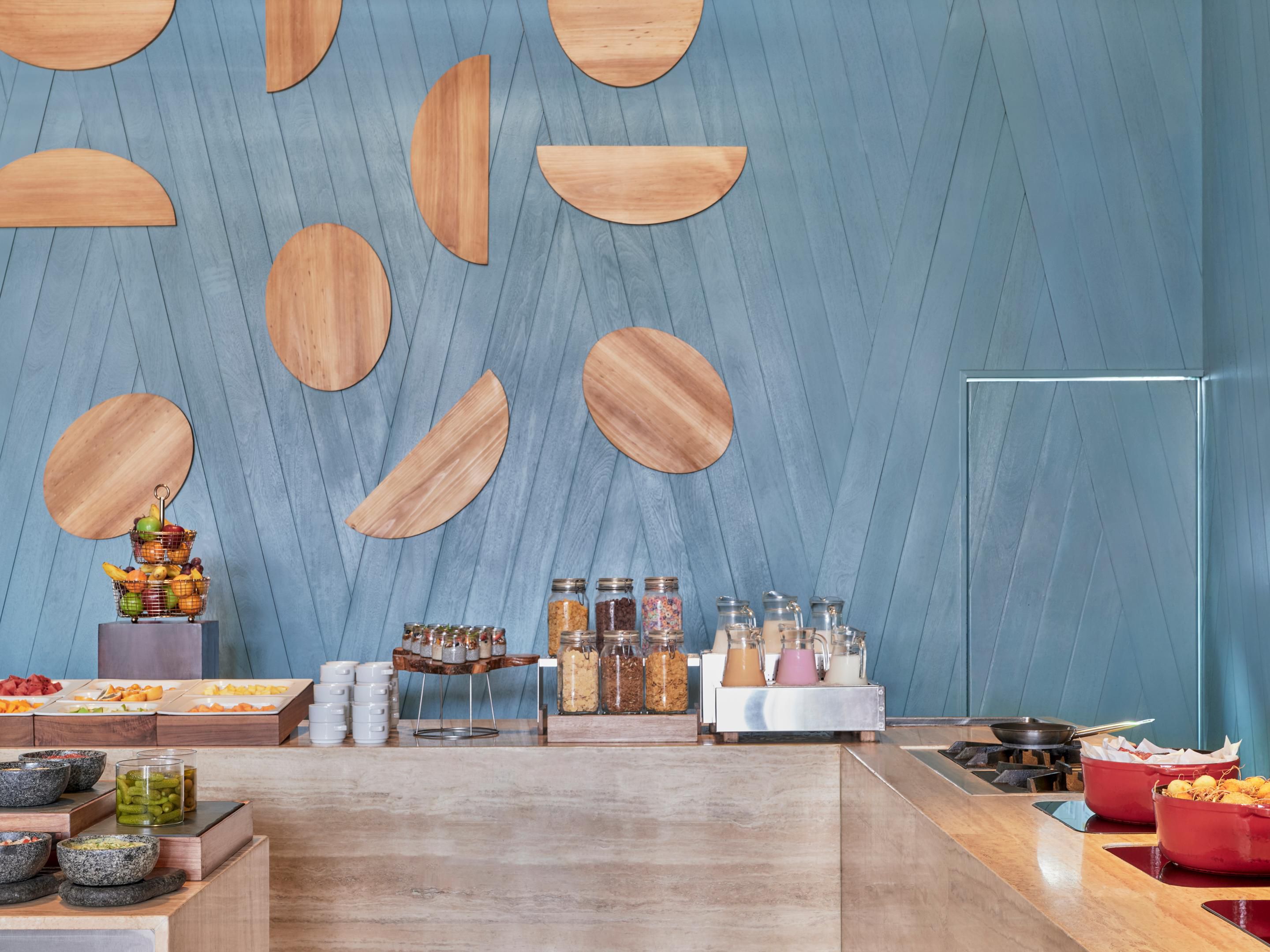 Start your day with a delicious breakfast at Ortega & Huamán.