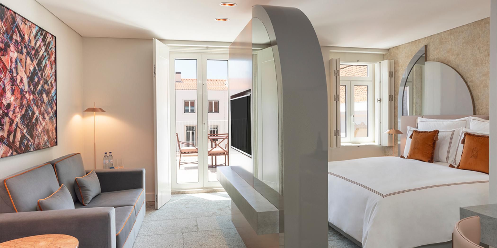 Suite with terrace and cloister view