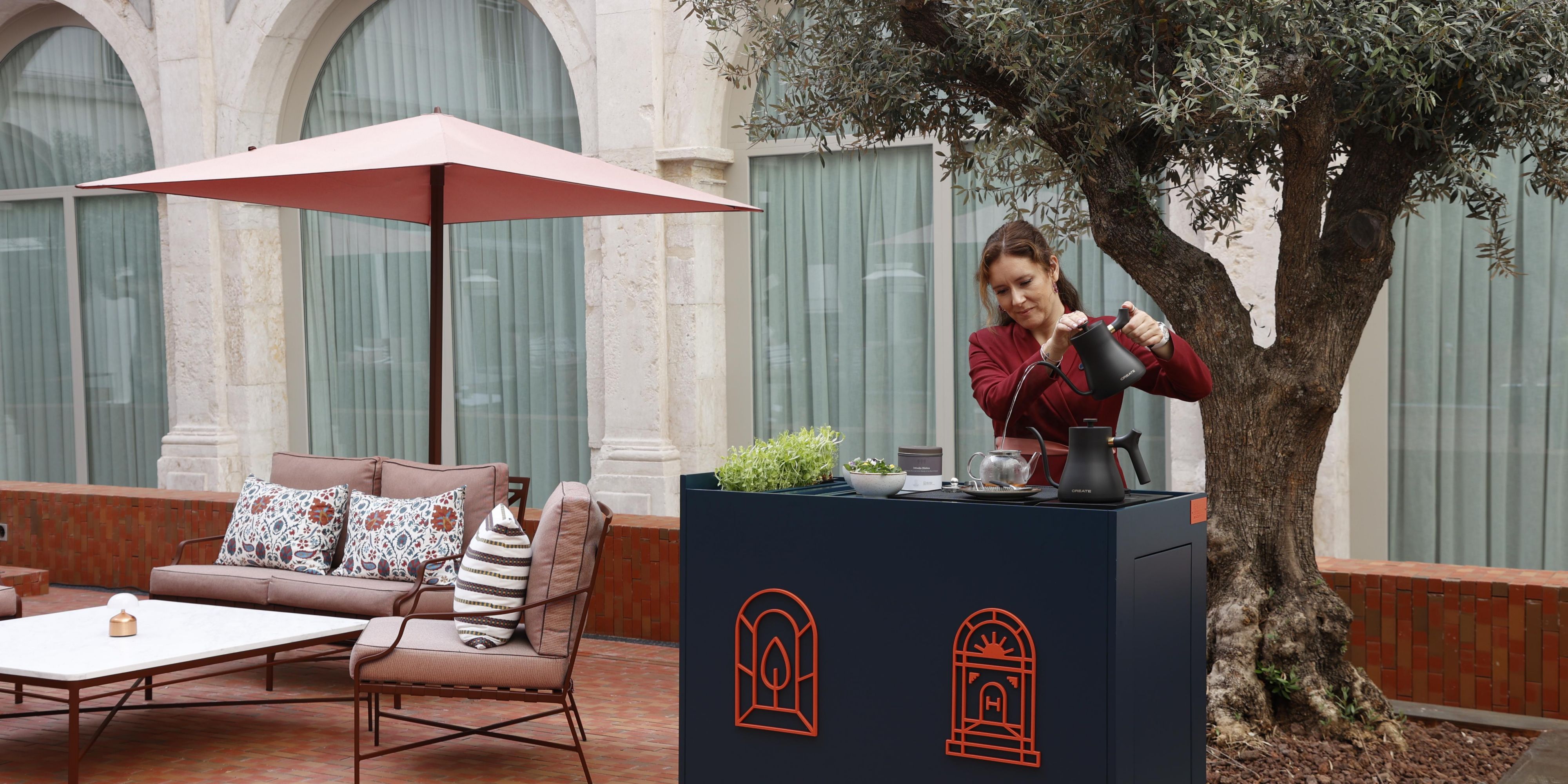 Tranquillity meets tradition at our daily tea ceremony, a ritual held at 5:00 PM in our lobby lounge. A tea sommelier will lead you on a journey of relaxation with a selection of exquisite teas from around the globe. Savour every sip and delight in handcrafted treats while immersing yourself in the rich heritage of tea culture.
