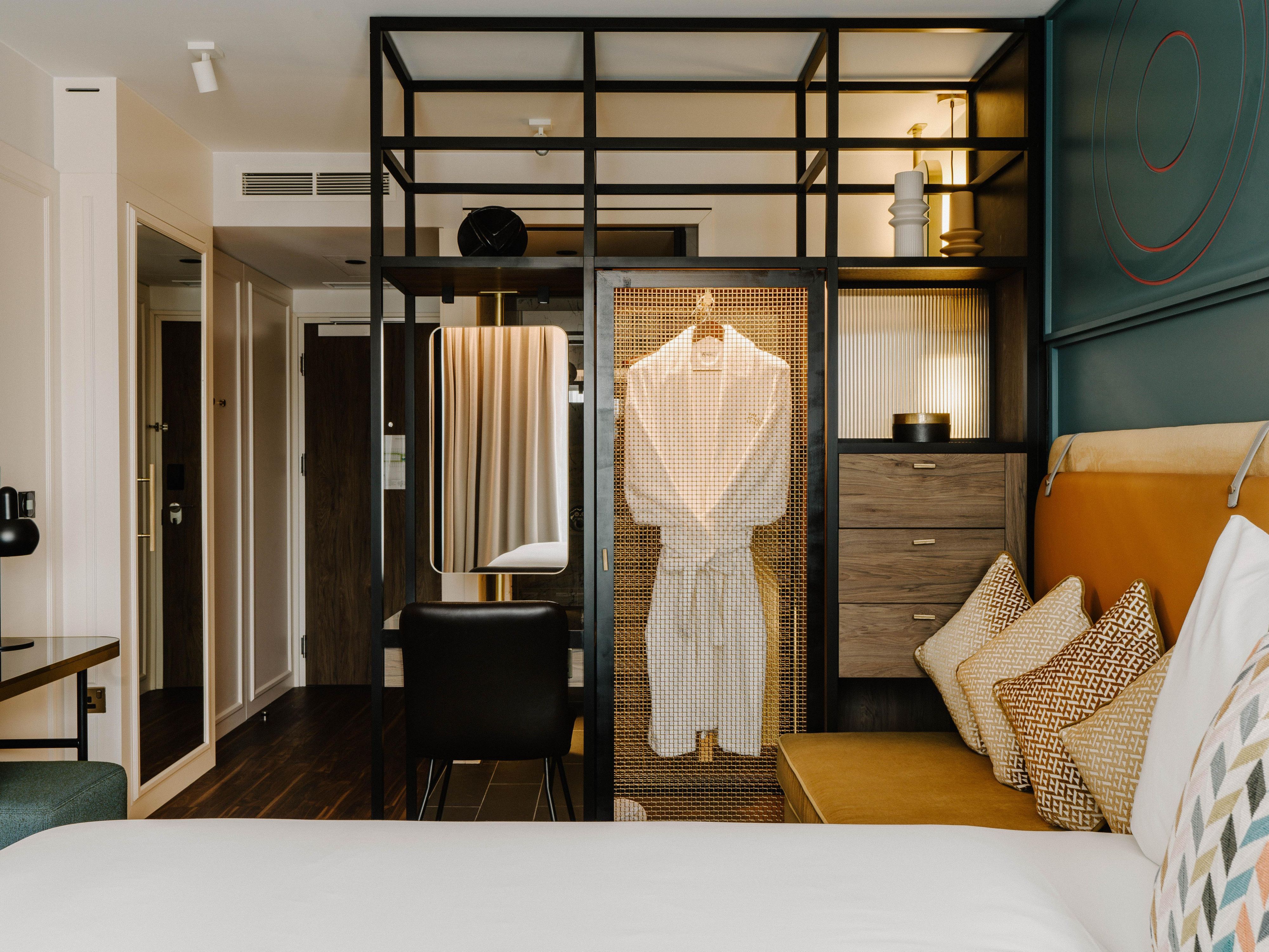 Queen Deluxe with Sofa Bed