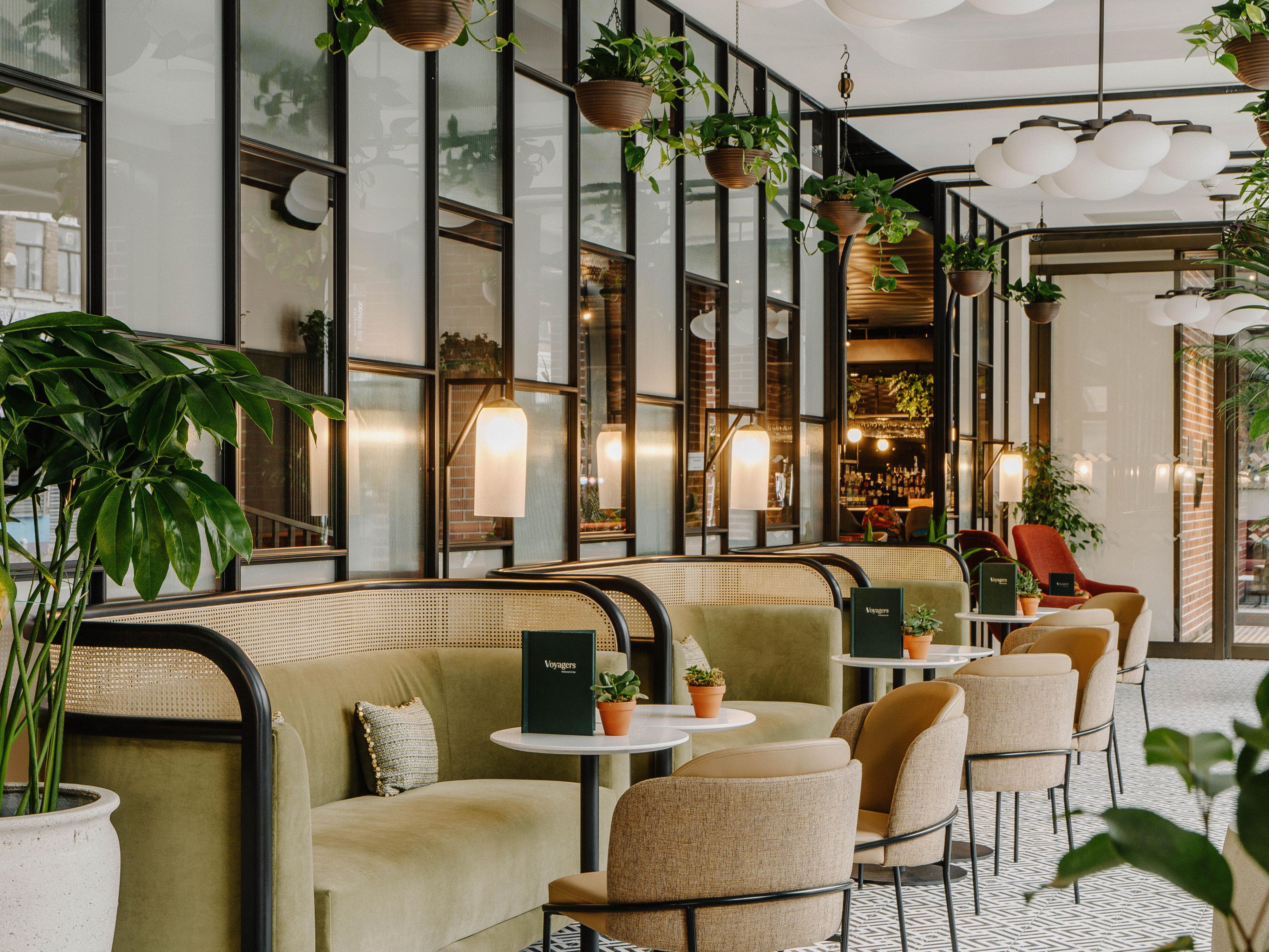 Bar and Lounge