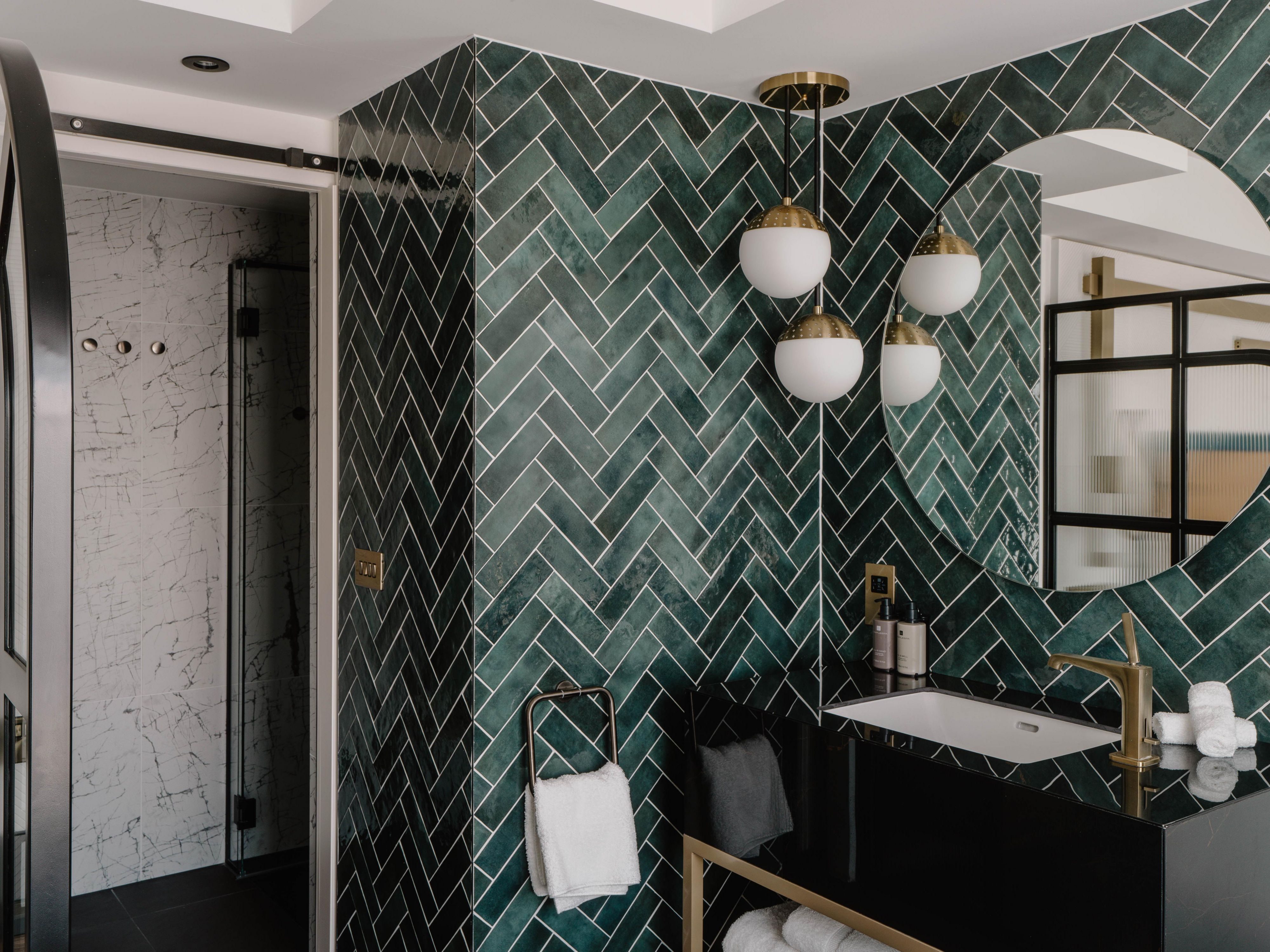 Guest room bathroom