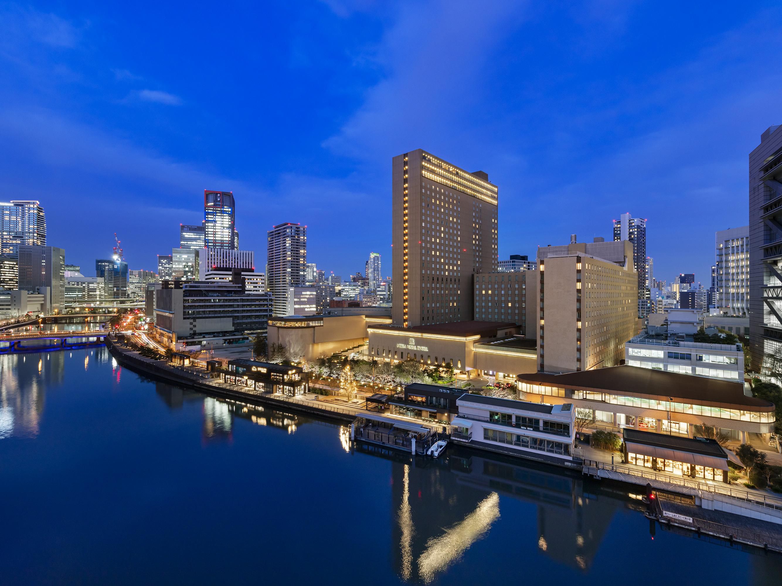 Hotels Near Kuromon Ichiba Market in Osaka, Japan | IHG