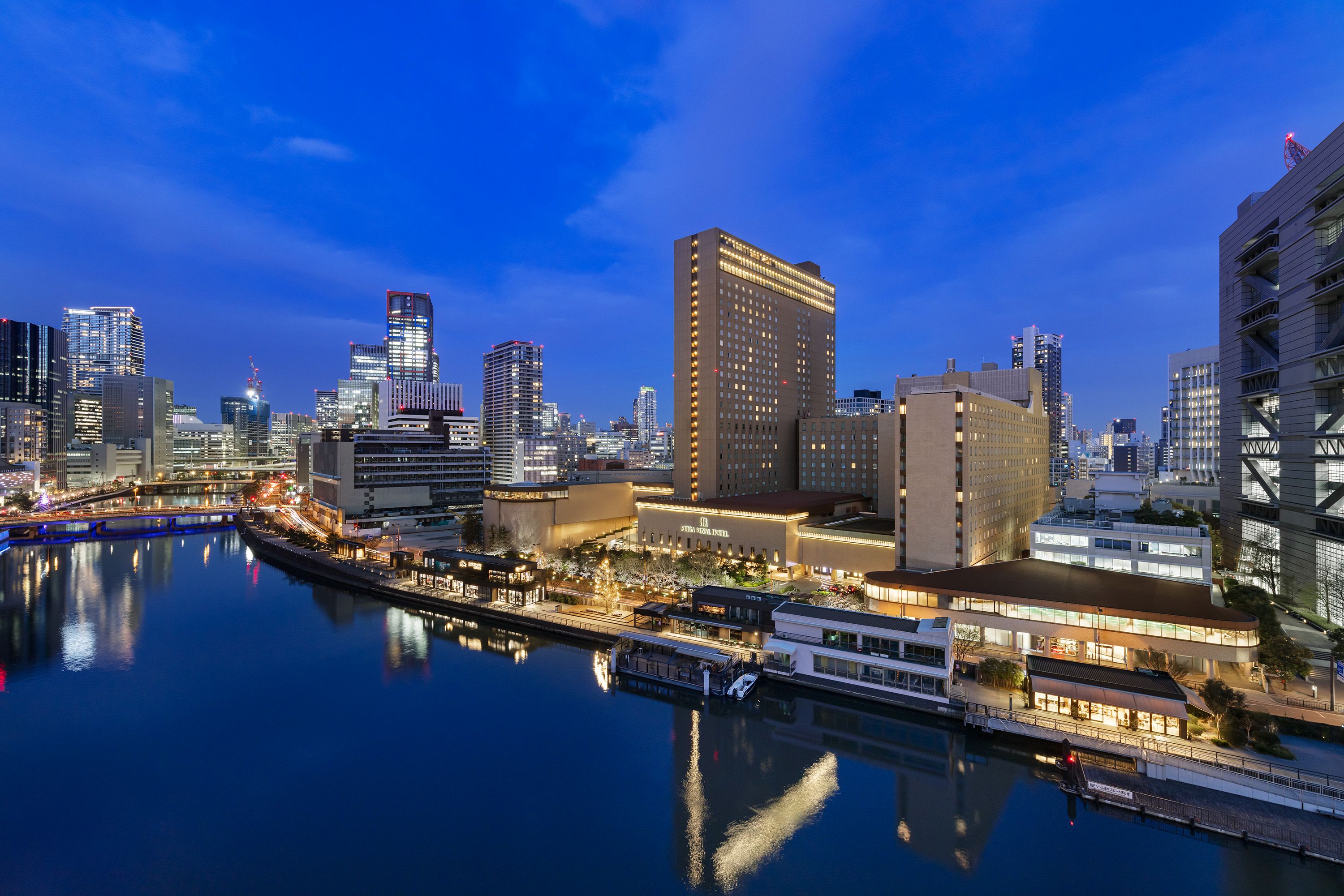 洲至奢选大阪丽嘉皇家酒店