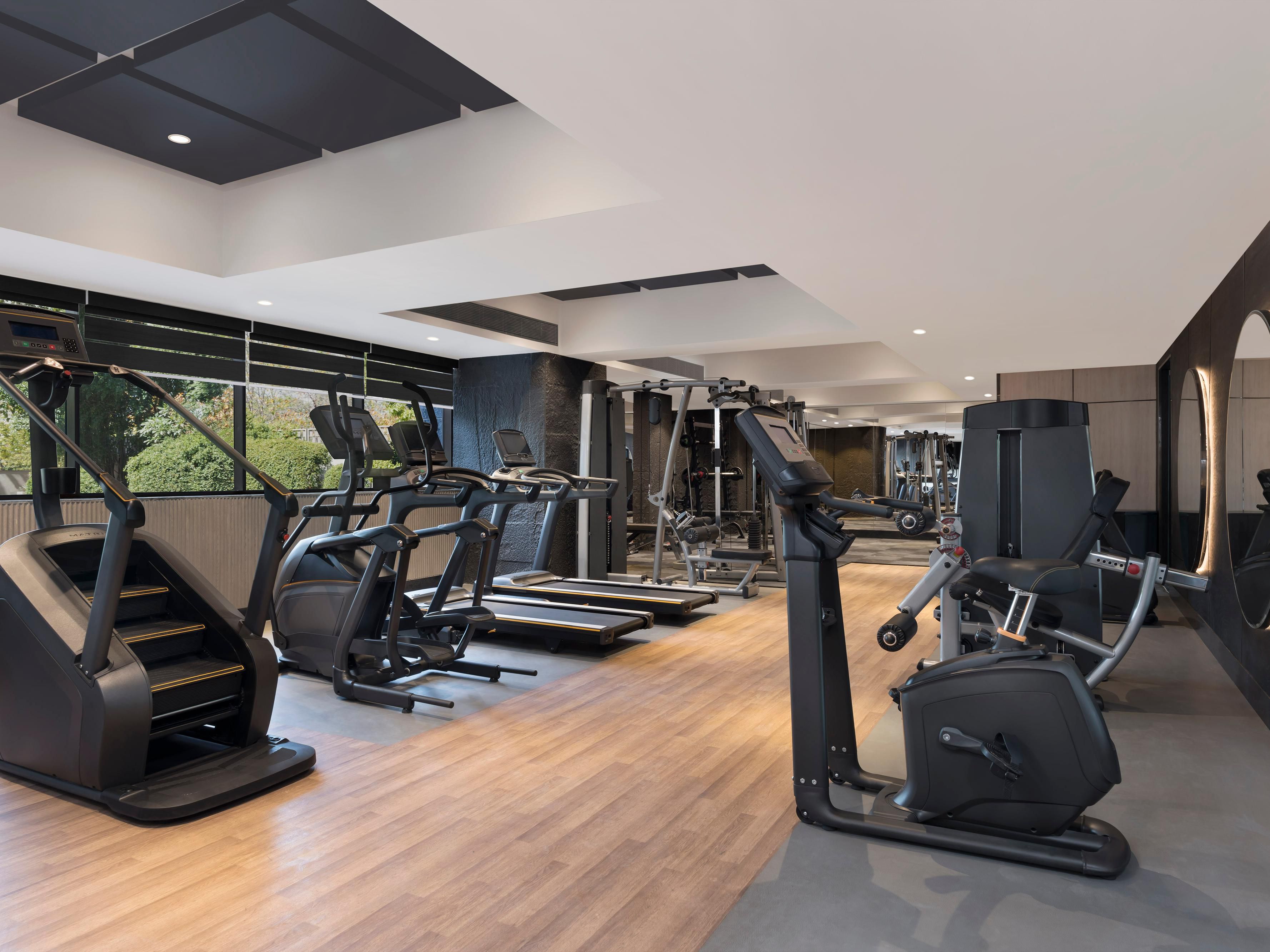 Focus on your workout before the world catches up with your pace