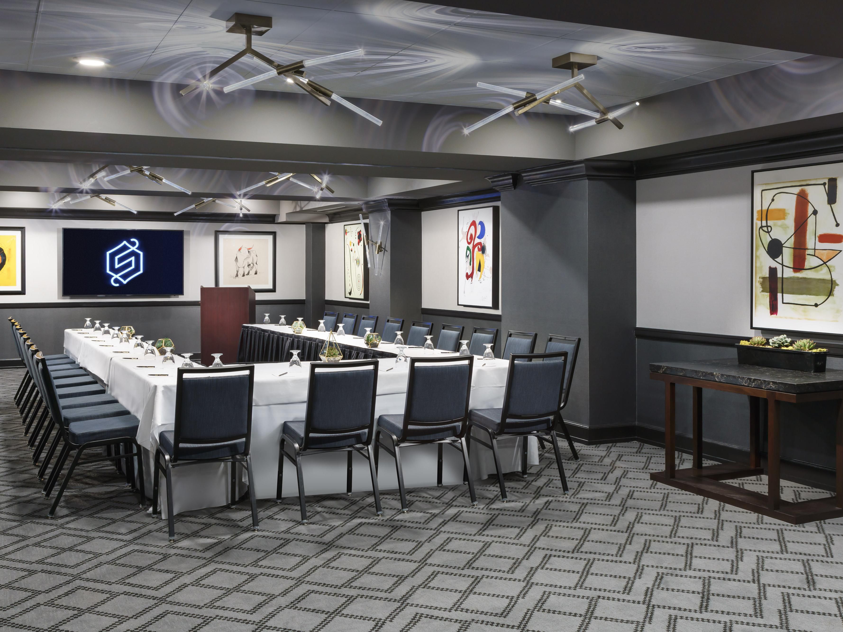 Californian meeting space in San Francisco with U-shape setup