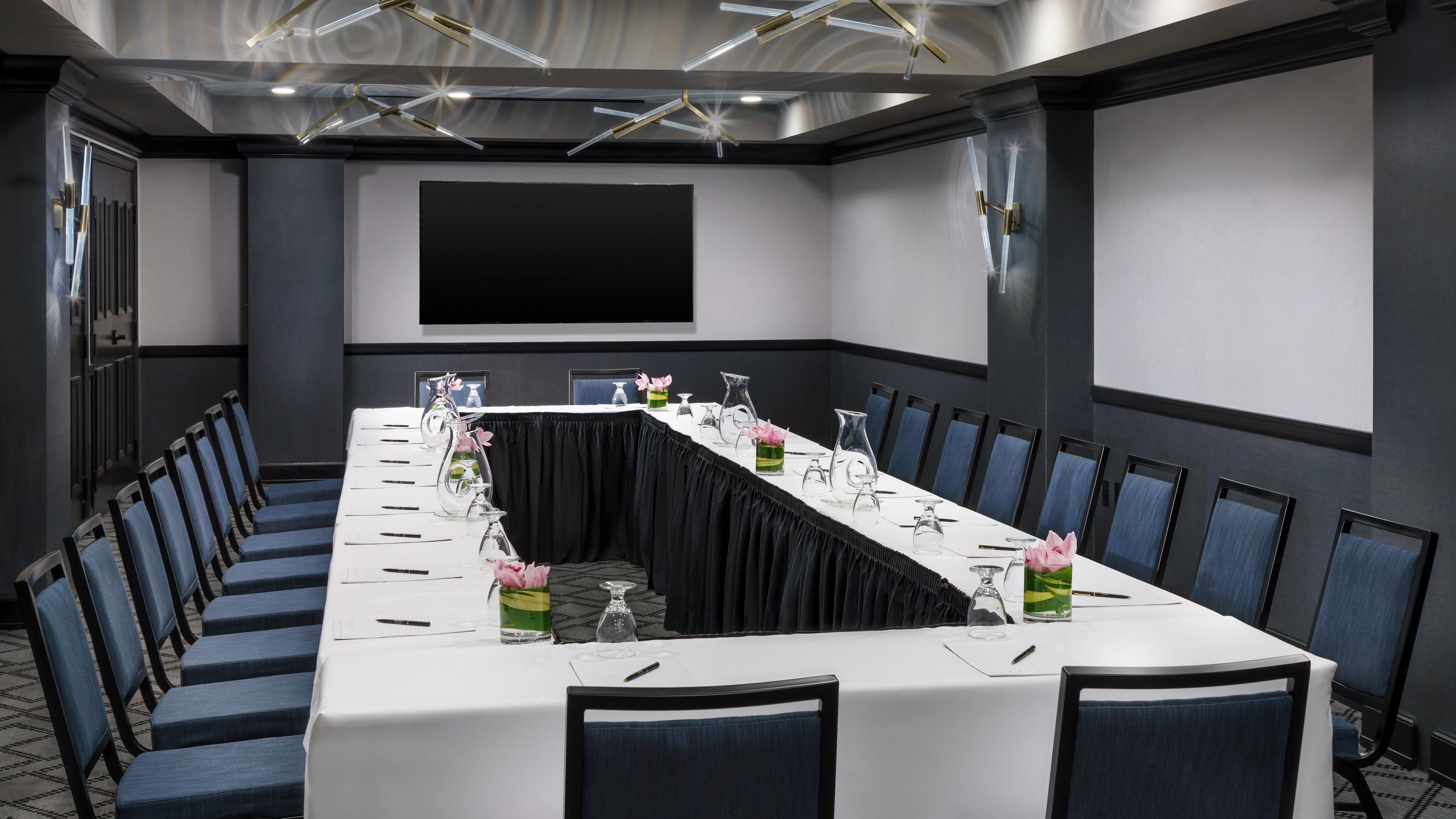 Sala de reuniones Serrano en forma de U