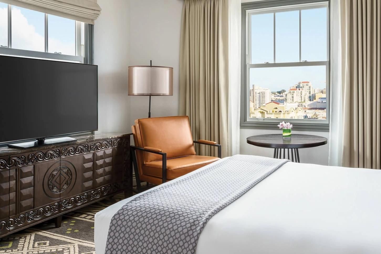 Queen Bedroom at Hotel Spero