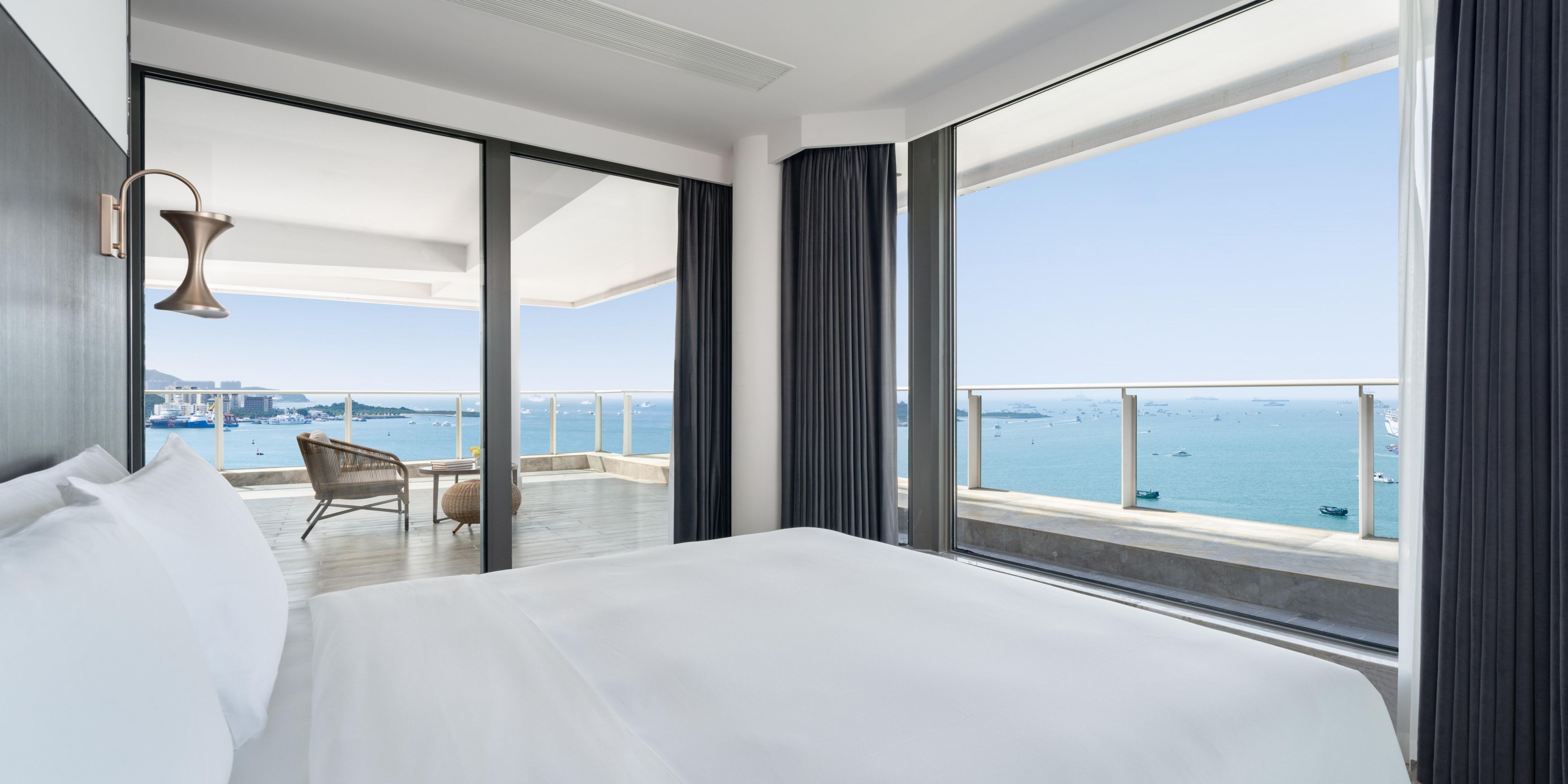 1 Bedroom Suite Oceanfront Powder Room