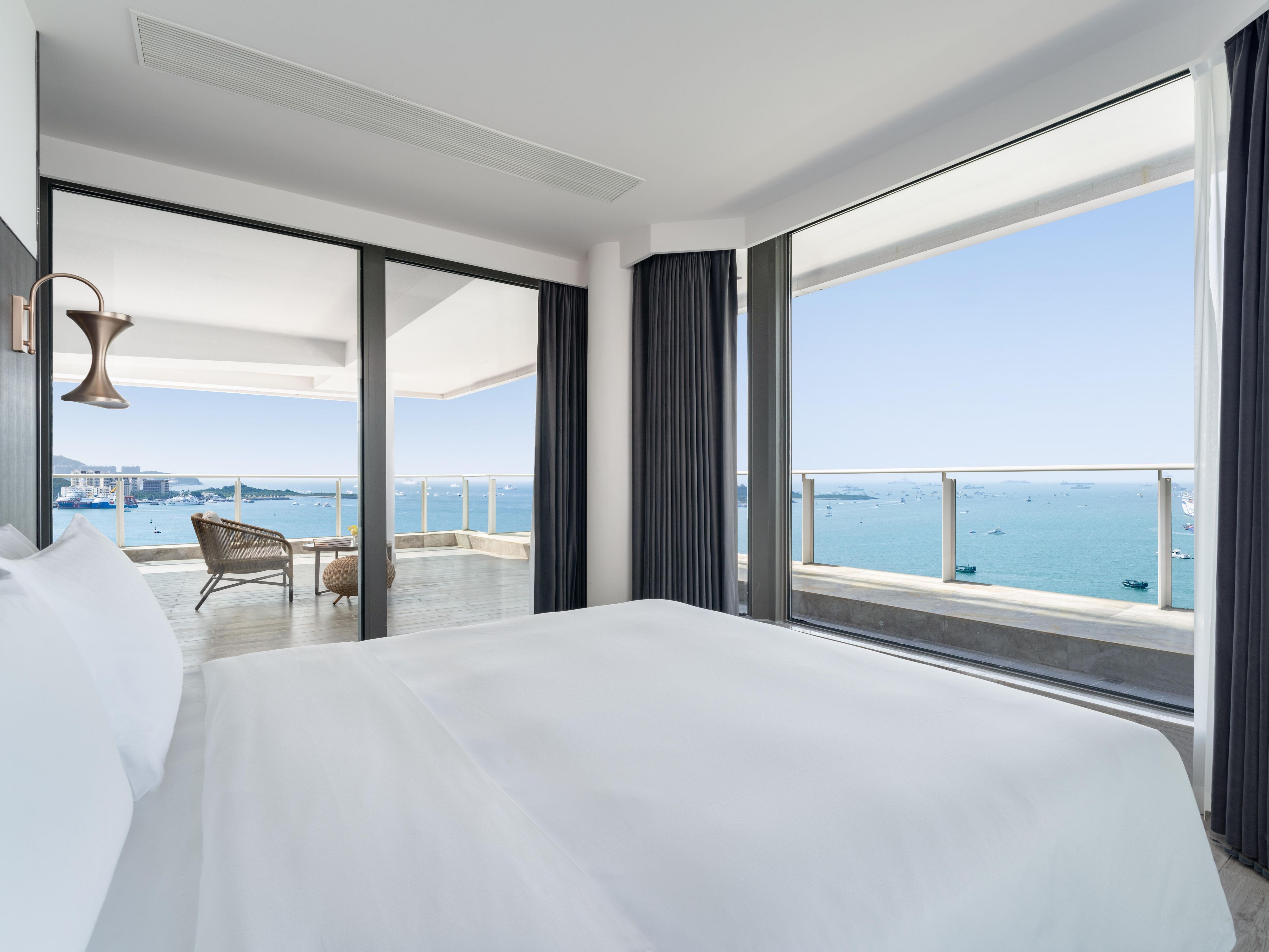 1 Bedroom Suite Oceanfront Powder Room