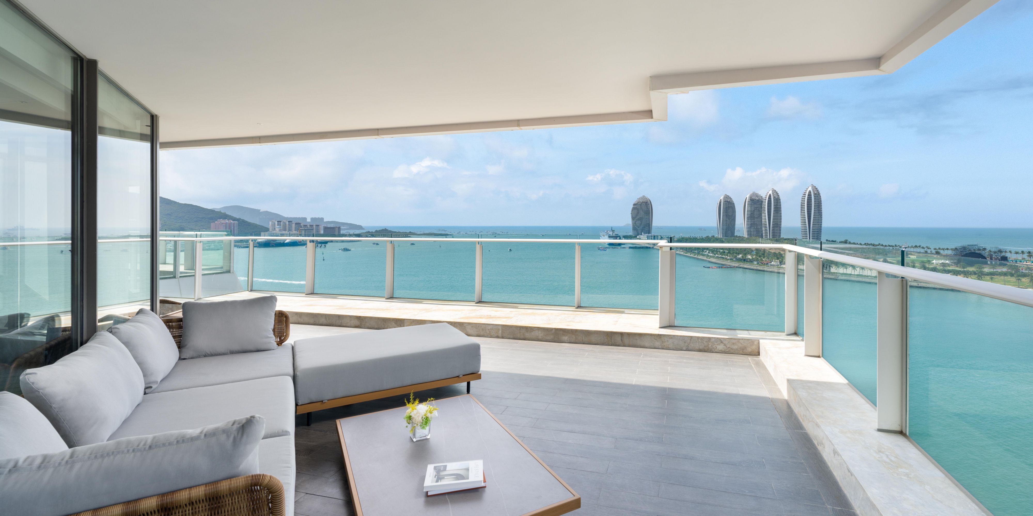 1 Bedroom Suite Oceanfront 