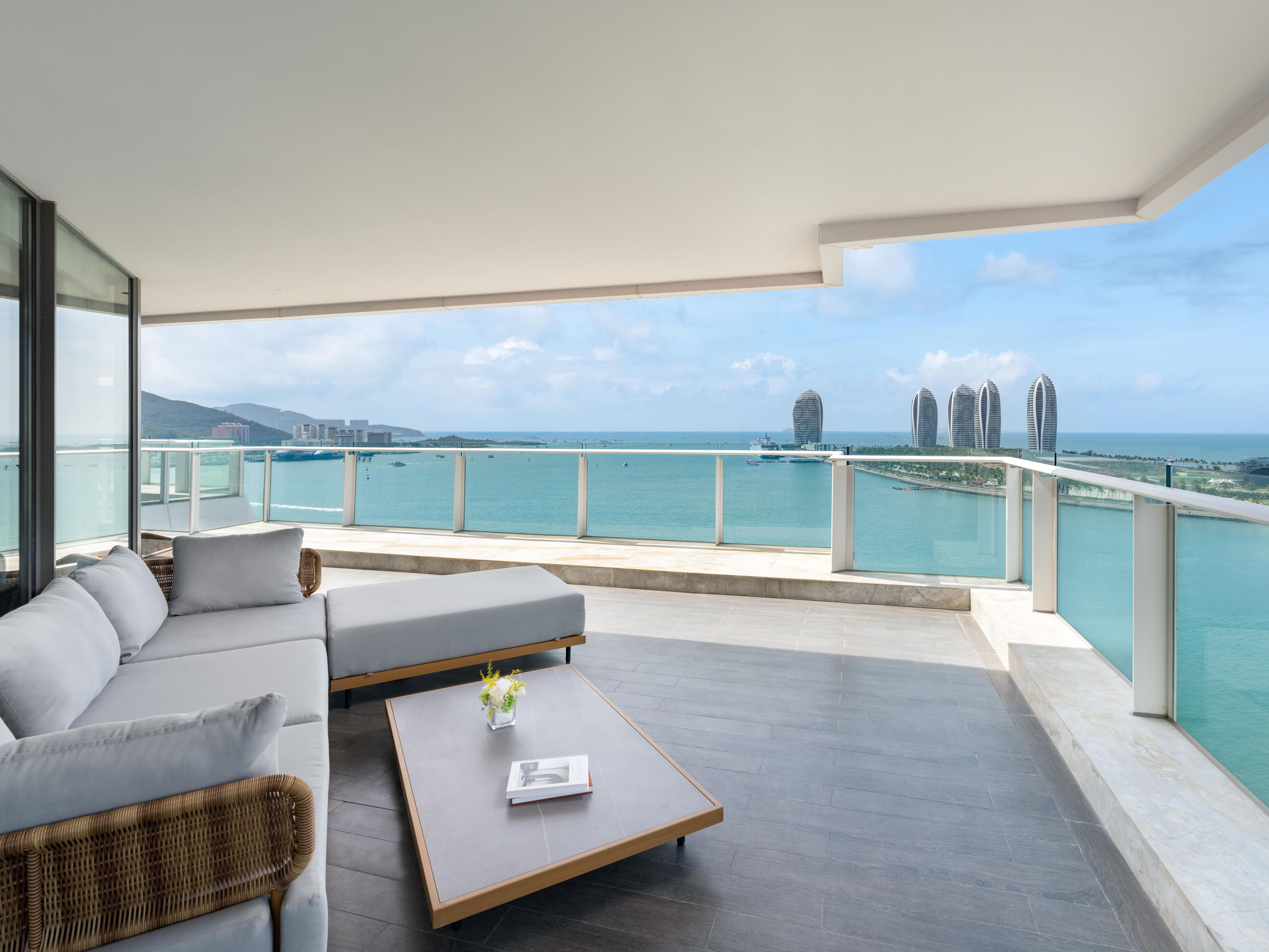1 Bedroom Suite Oceanfront 