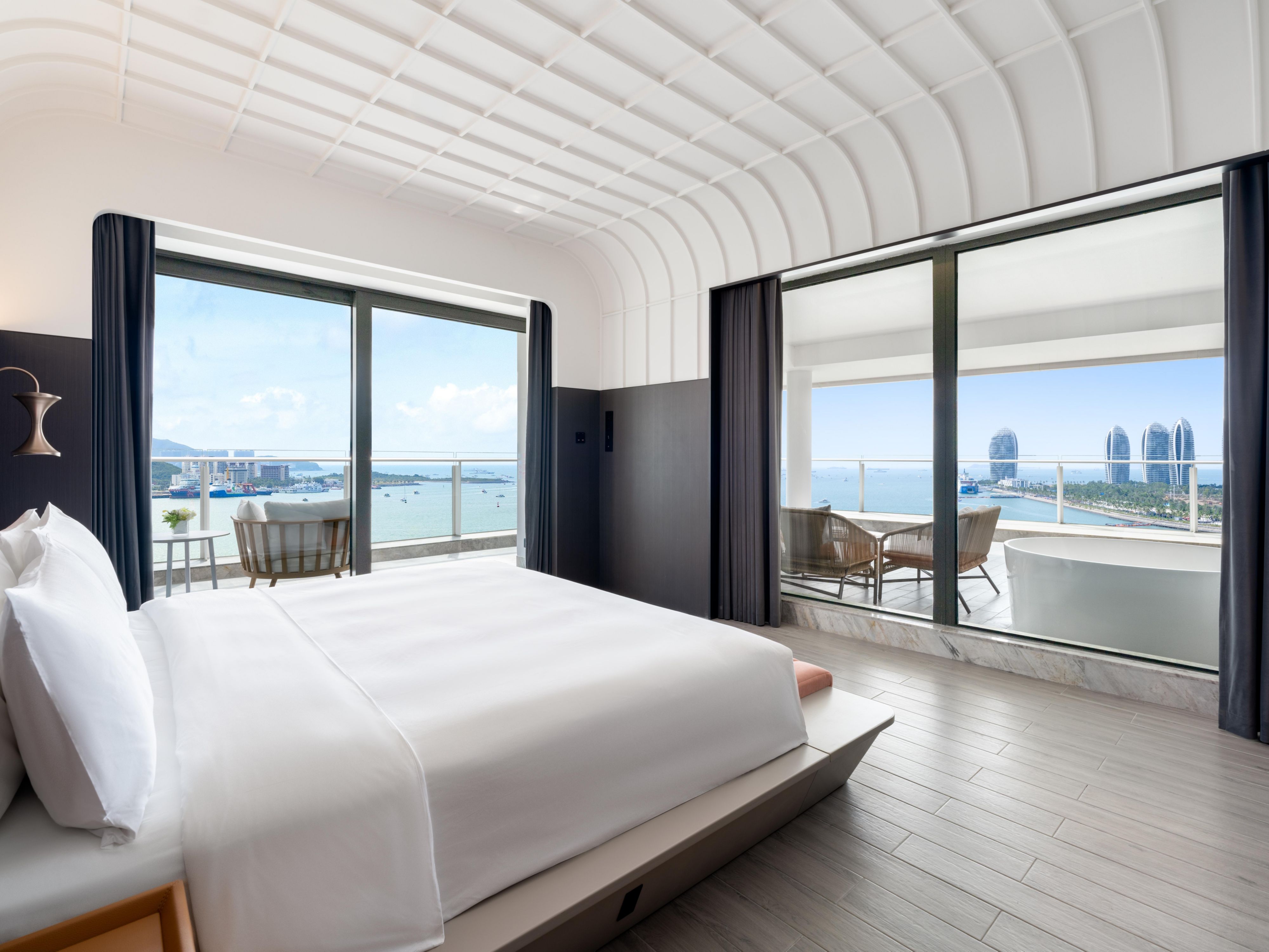 1 Bedroom Suite Oceanfront Powder Room