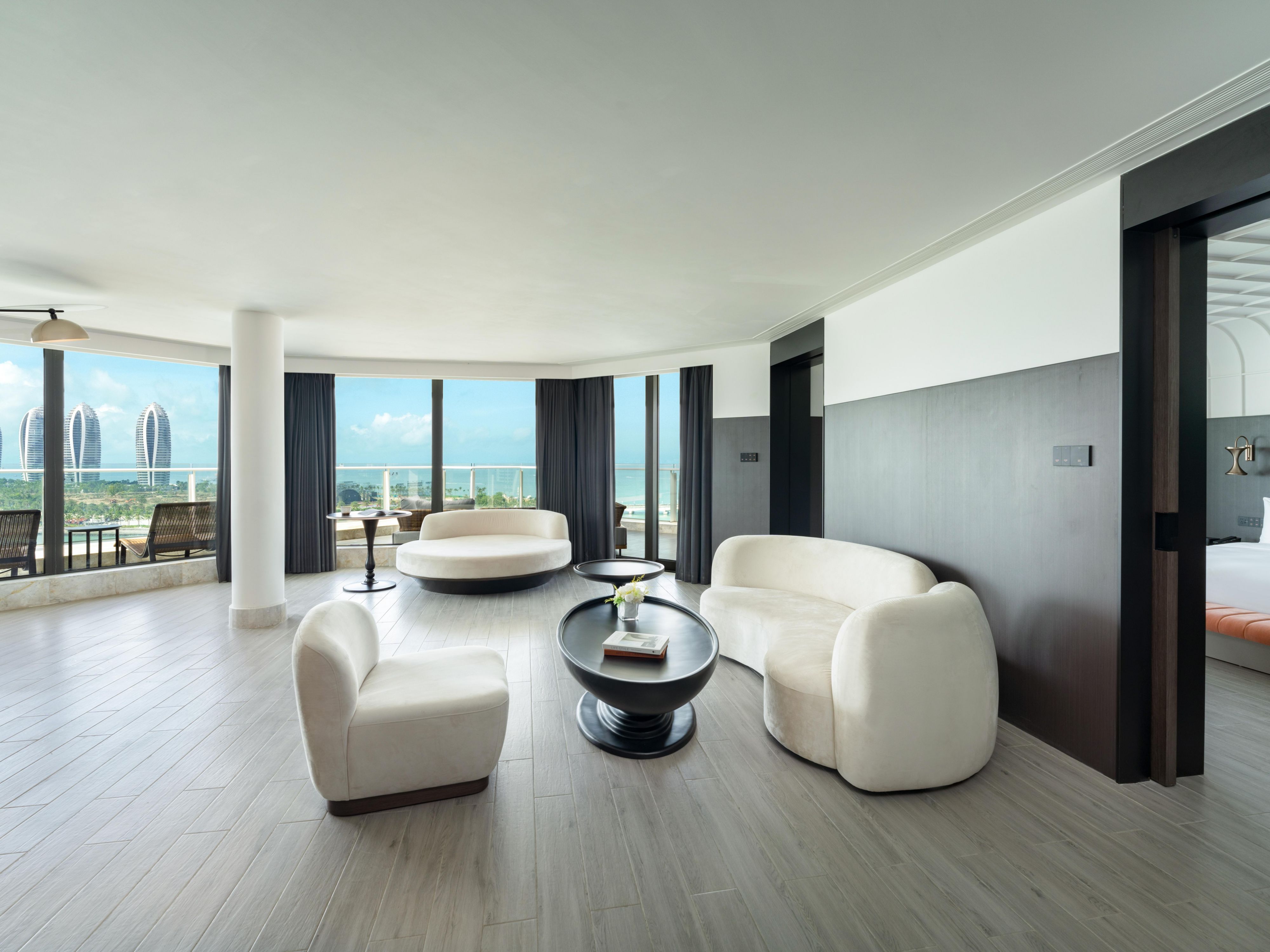 1 Bedroom Suite Oceanfront