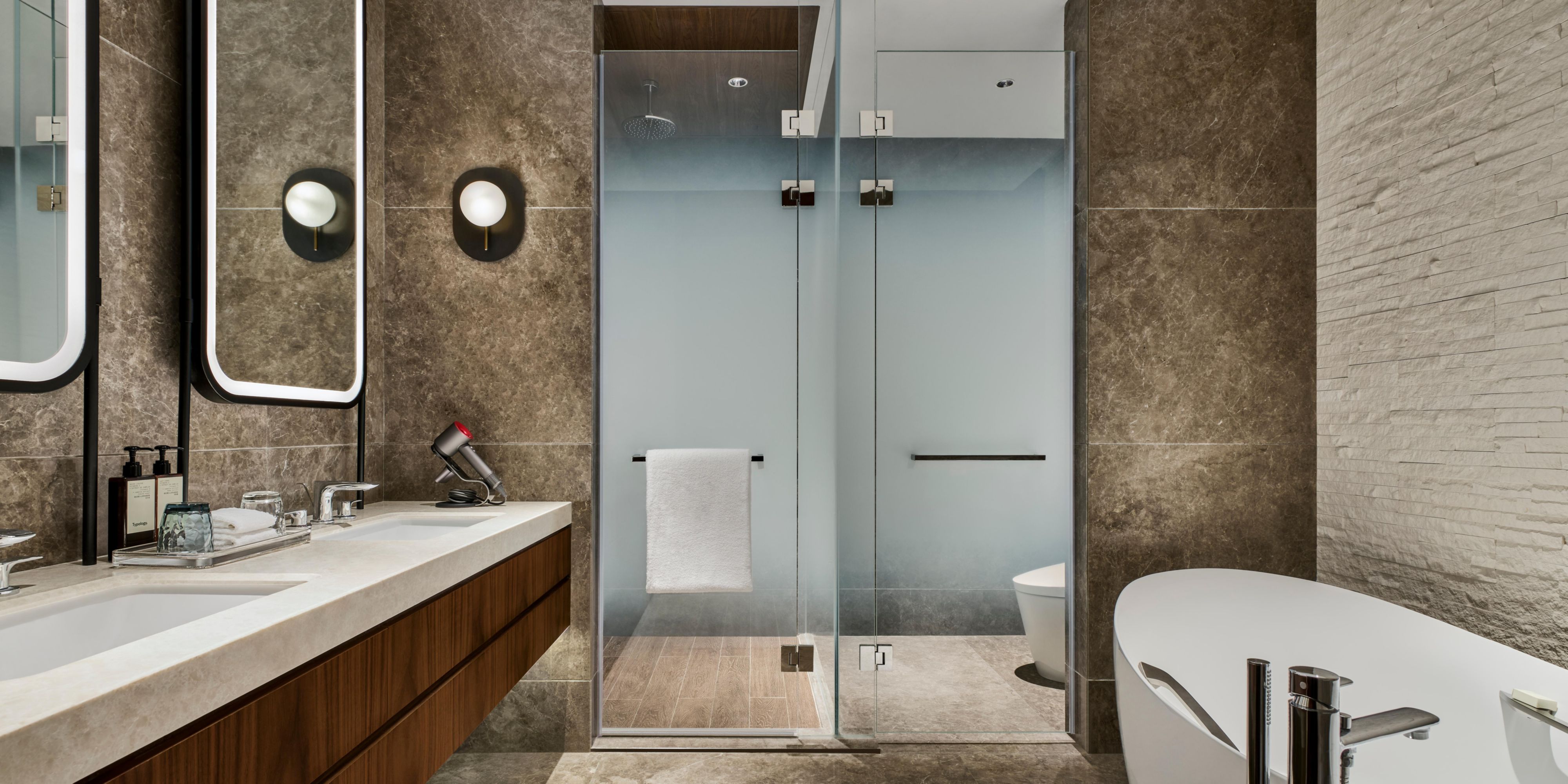 1 King 2 Twin 2 Bedroom Suite Bathroom