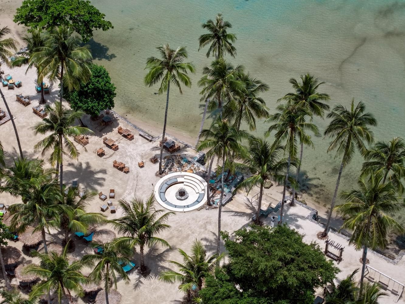 Direct access to the beach