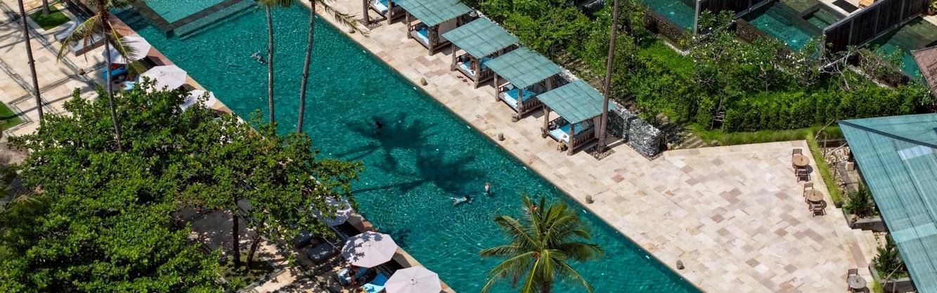 Swimming pool with shallow end