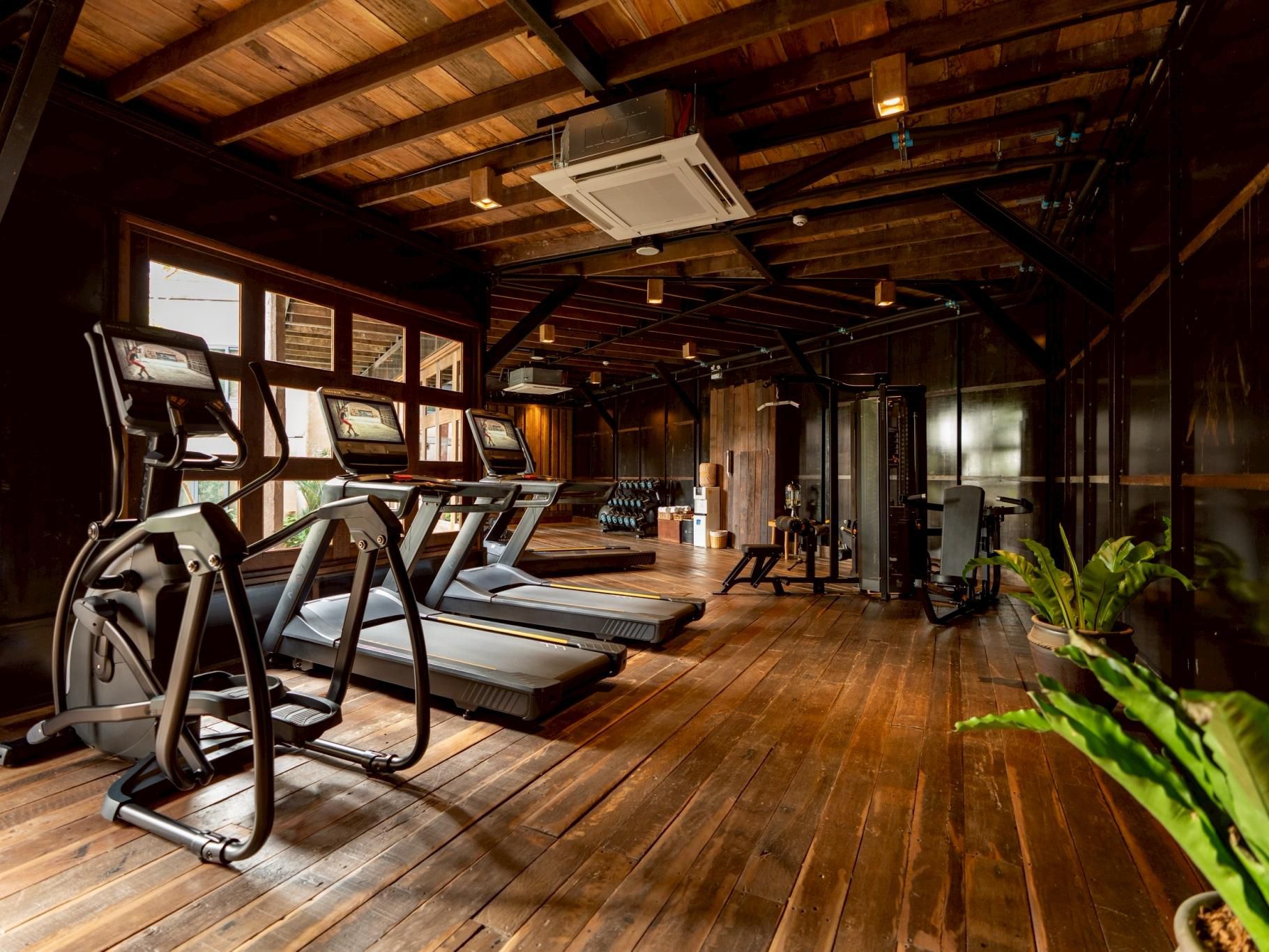 Work out in the 24/7 gym