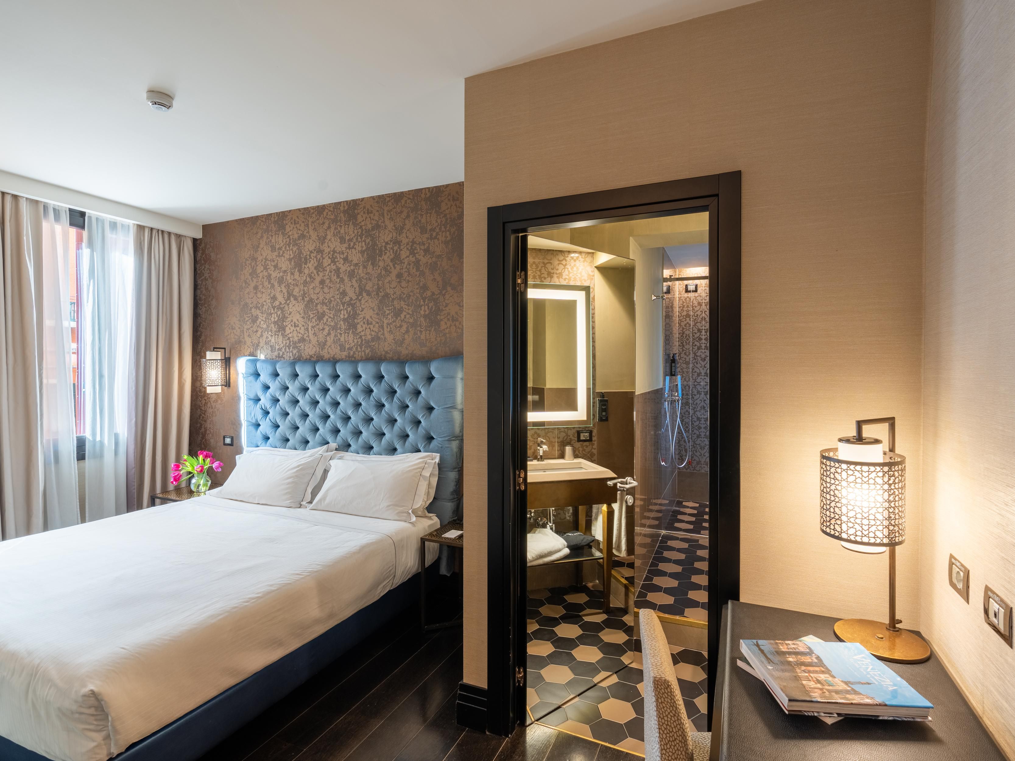 Inviting King Cosy room for a restful, stylish stay