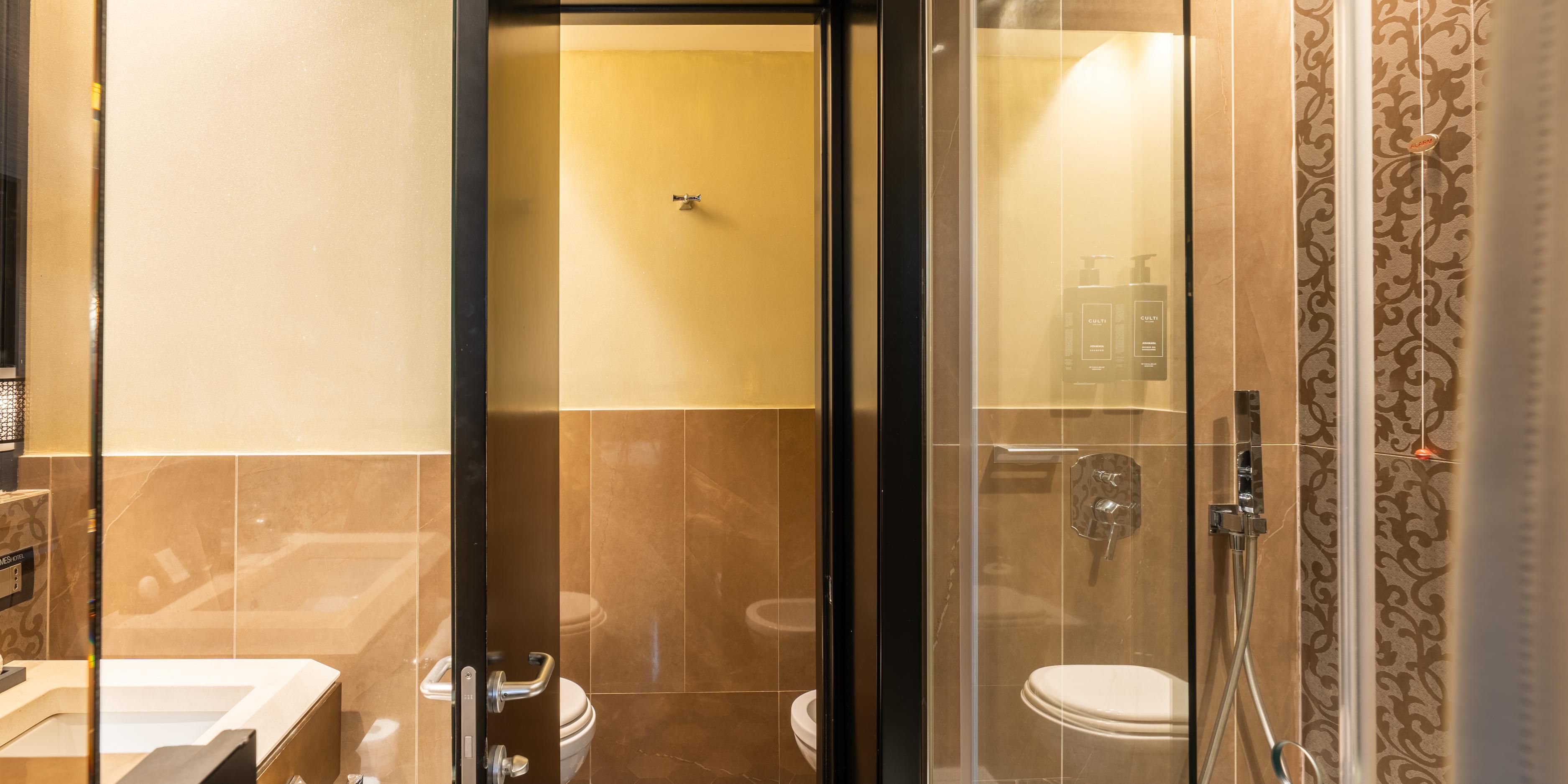 King Cosy guest bathroom designed for comfort and style