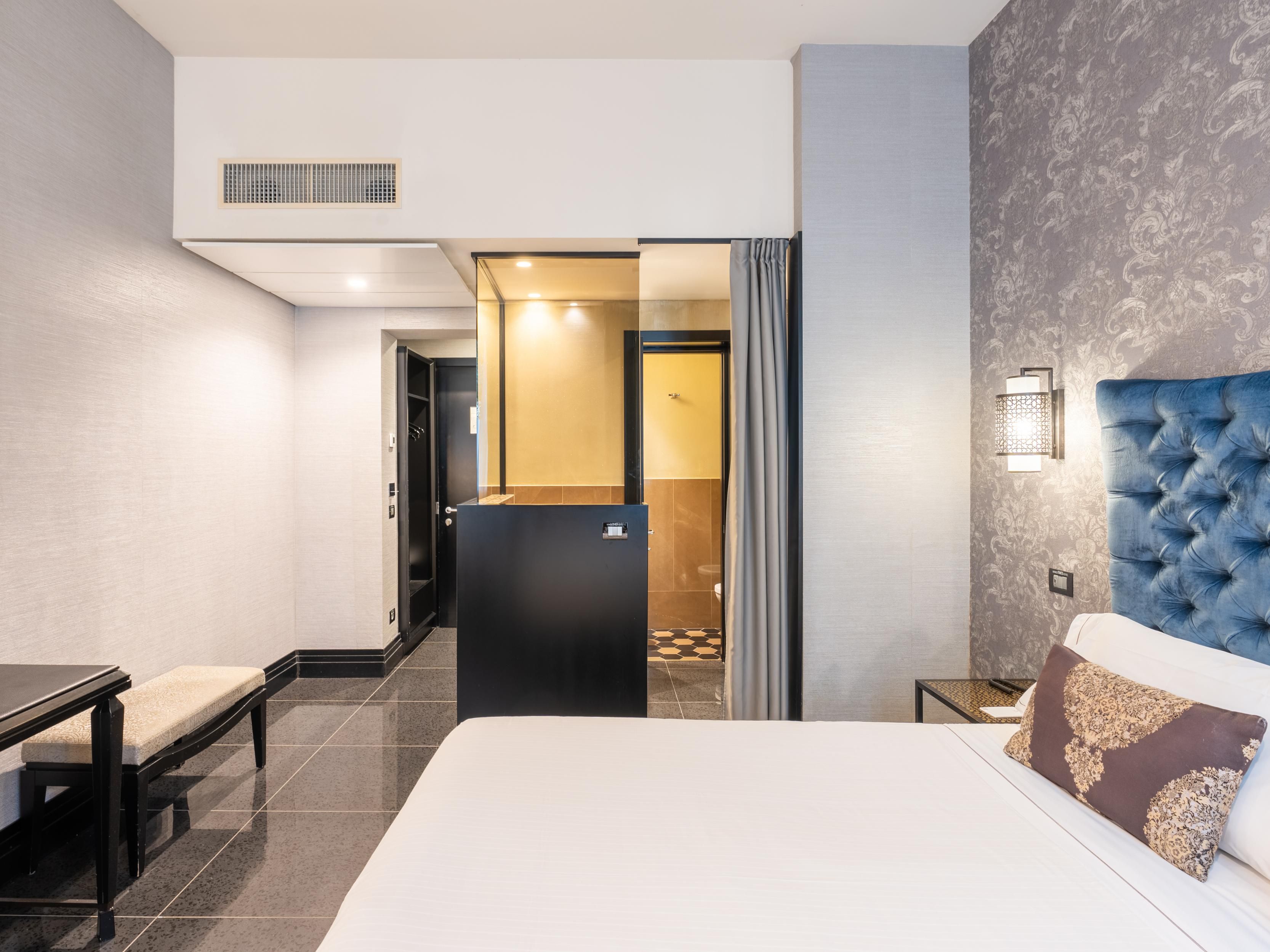 Inviting King Cosy room for ultimate comfort