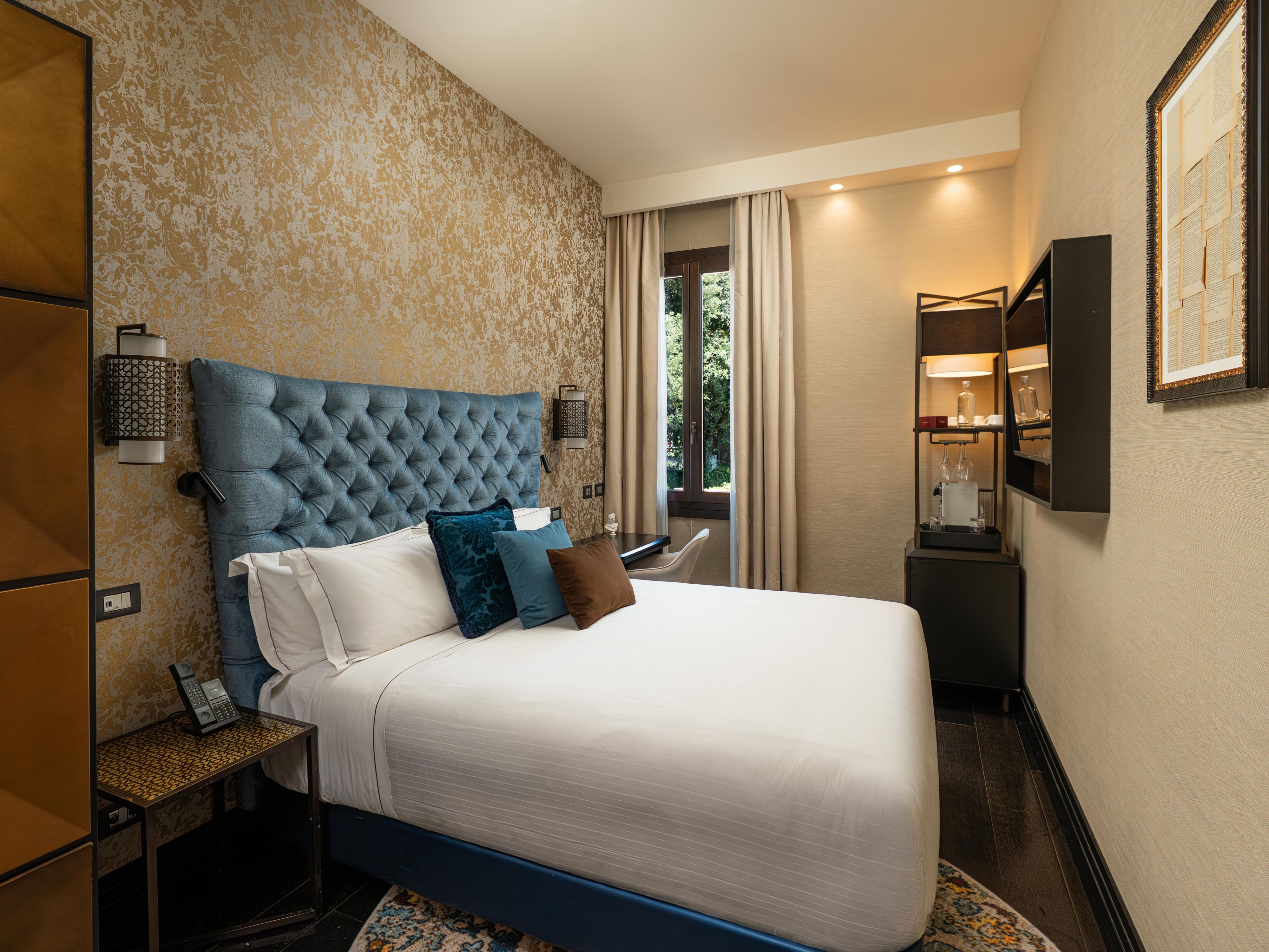 Queen Bed Guest Room