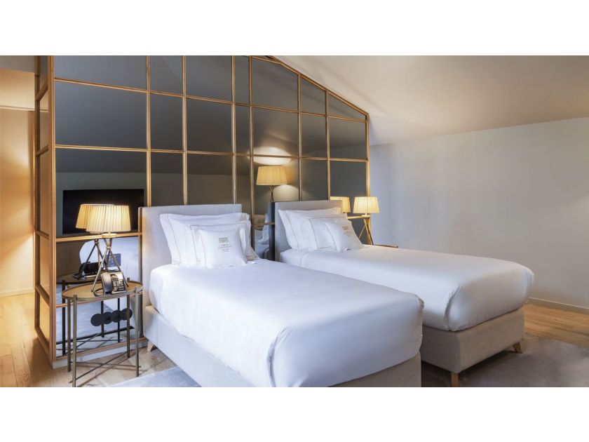 Casa de Companhia, Portugal