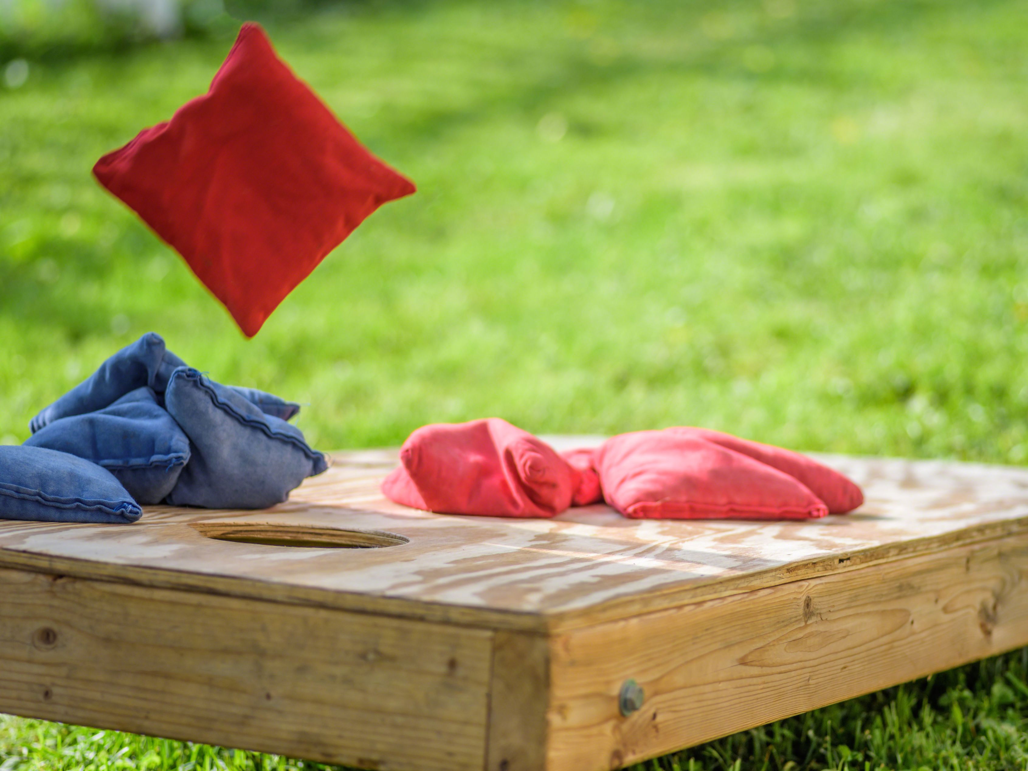 cornhole board