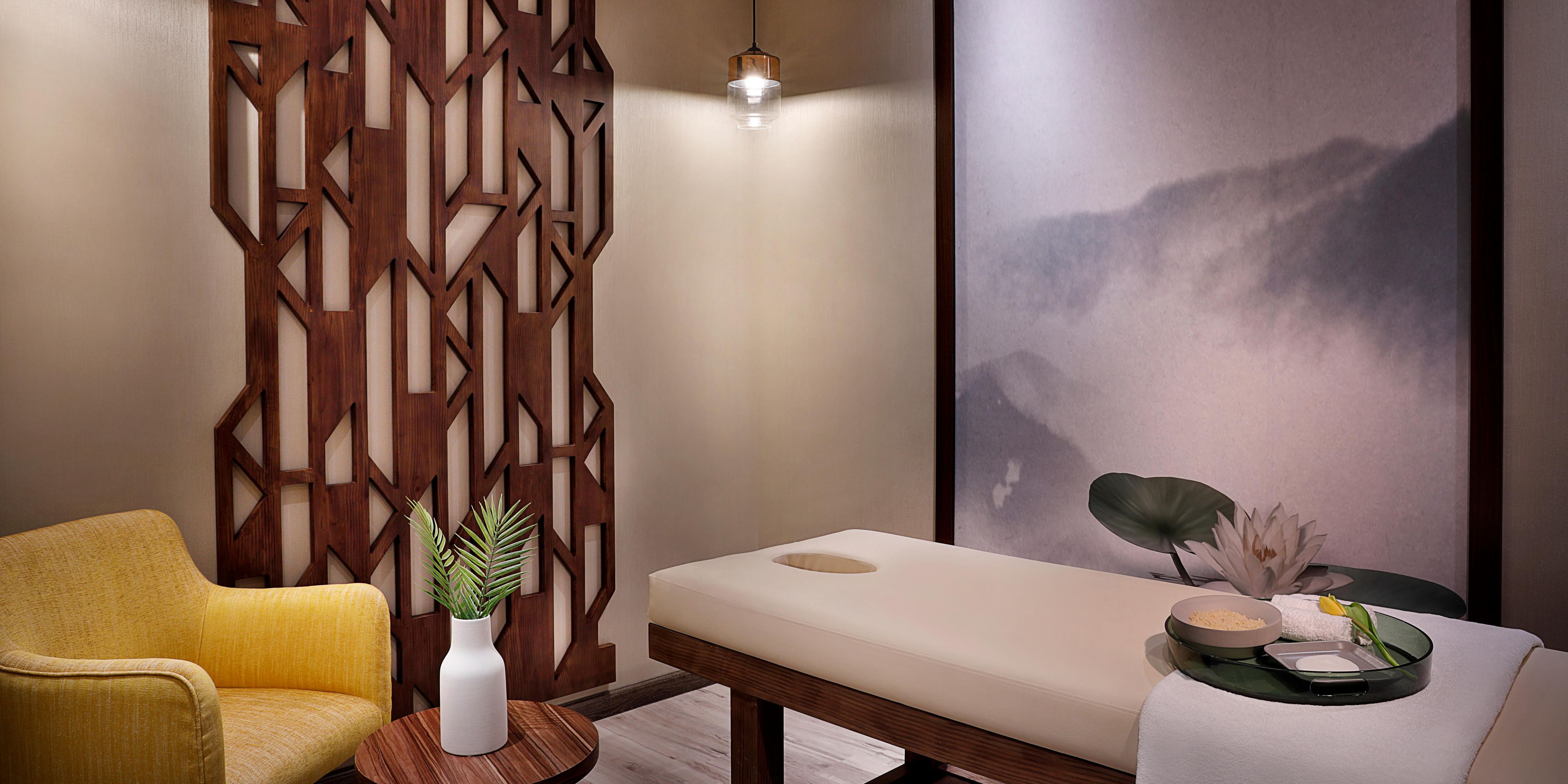 Located on the 6th floor, Soul Wellness and Spa offers a total of 5 treatment rooms. 3 rooms for ladies and 2 for men with completely different entrances. A wide range of treatments suitable for all occasions, from Moroccan and Cleopatra bath to full body massages.