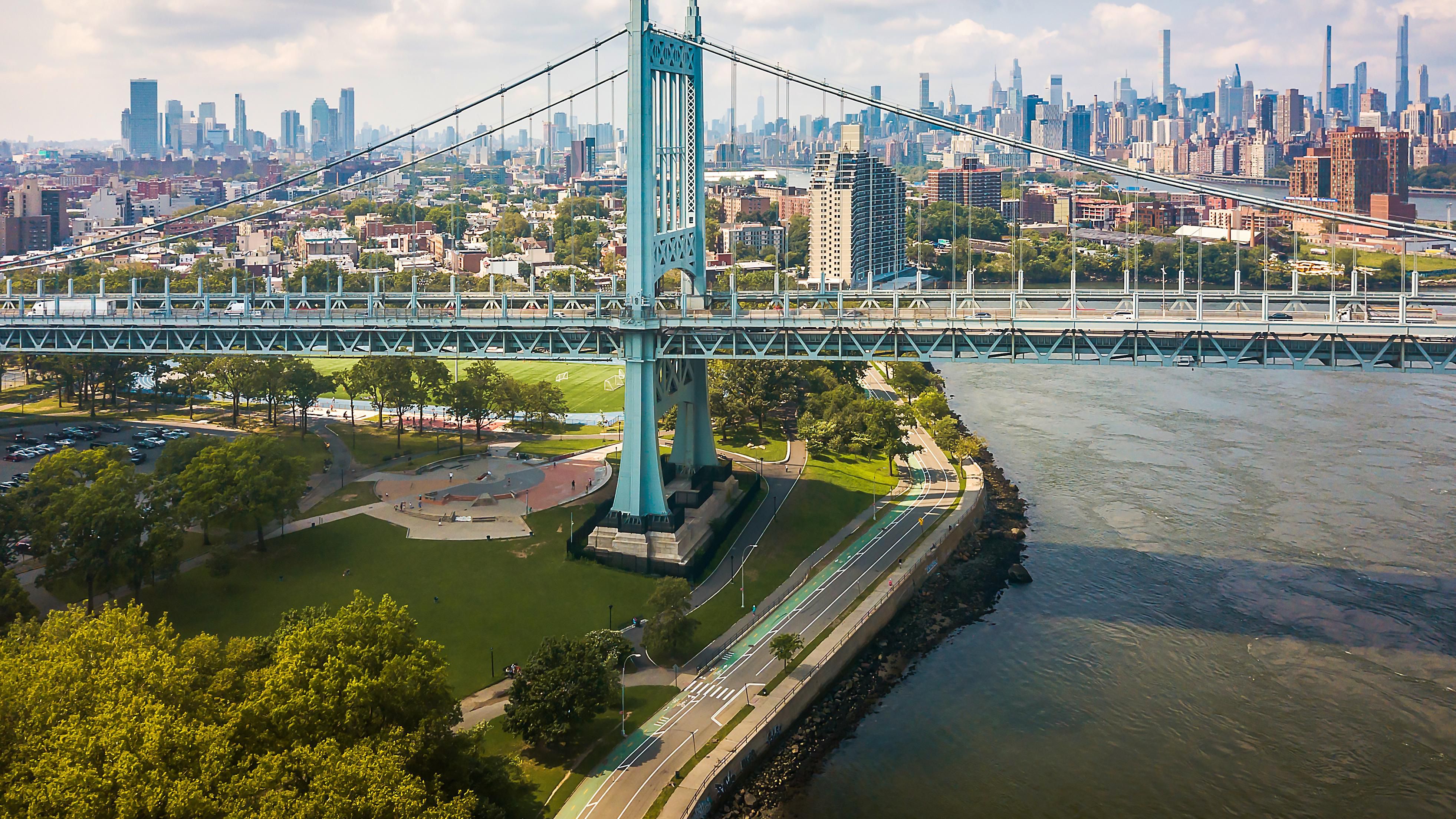 Our Astoria hotel is a quick trip from Manhattan.