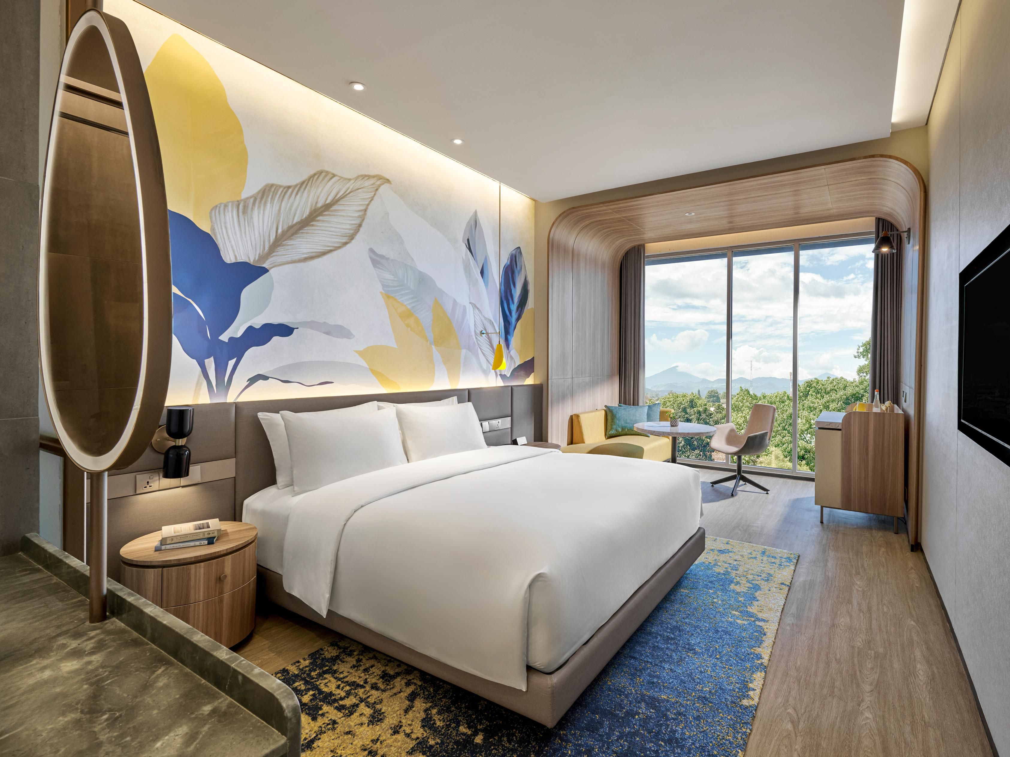 voco Bandung Setiabudi Deluxe Room with King Size Bed 