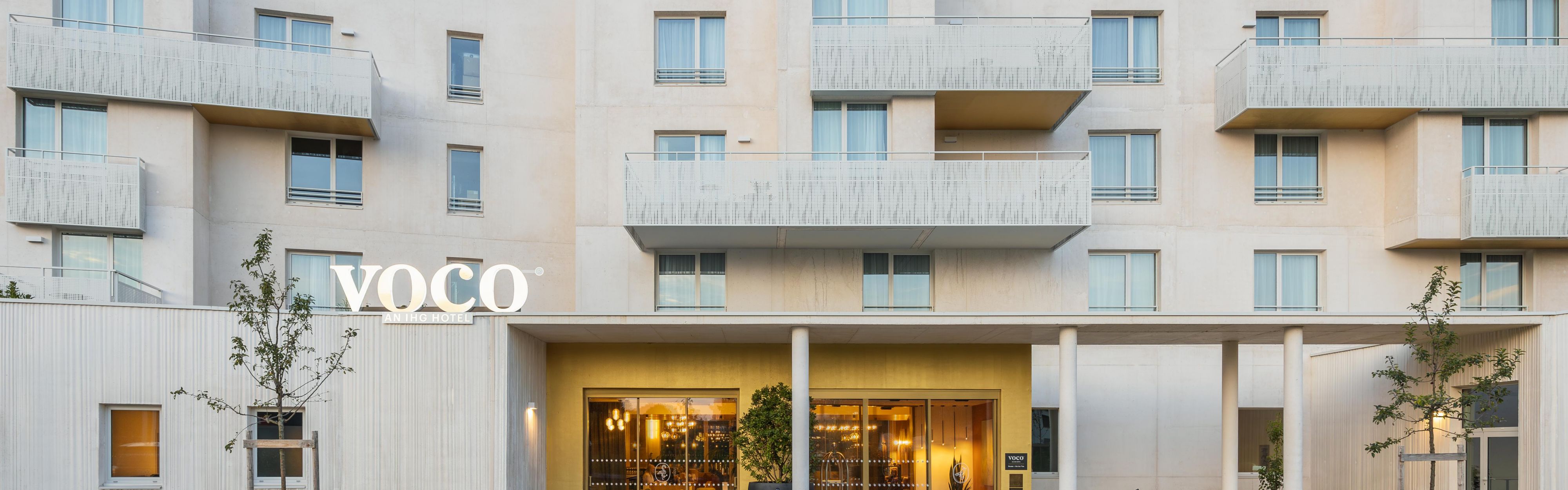$hotelInfo.mediaDetails.welcomePhotos.primaryPhoto.caption}